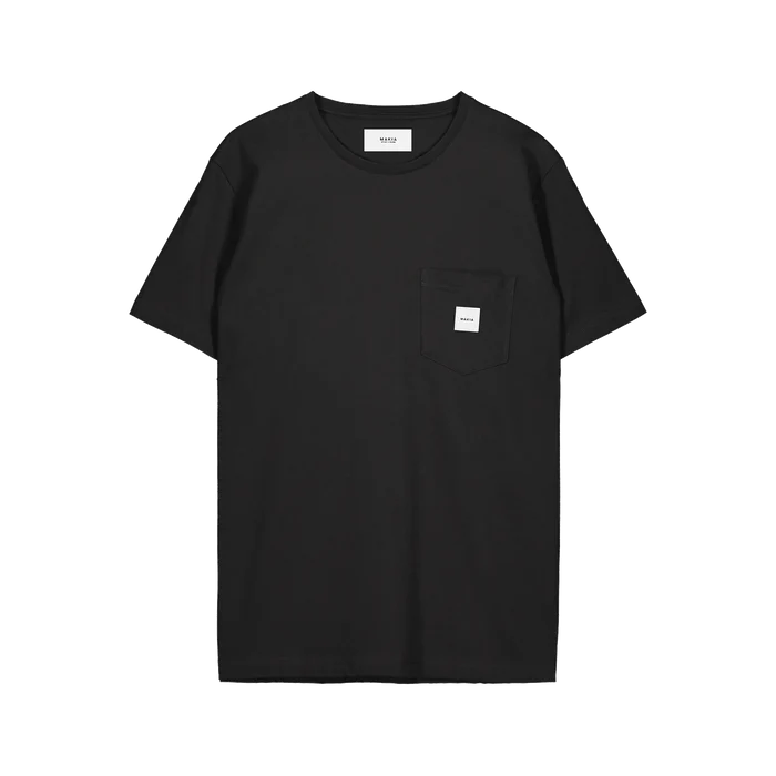 makia-miesten-t-paita-square-pocket-t-shirt-musta-1