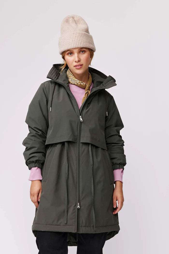 makia-naisten-takki-k-laina-jacket-tummanvihrea-1