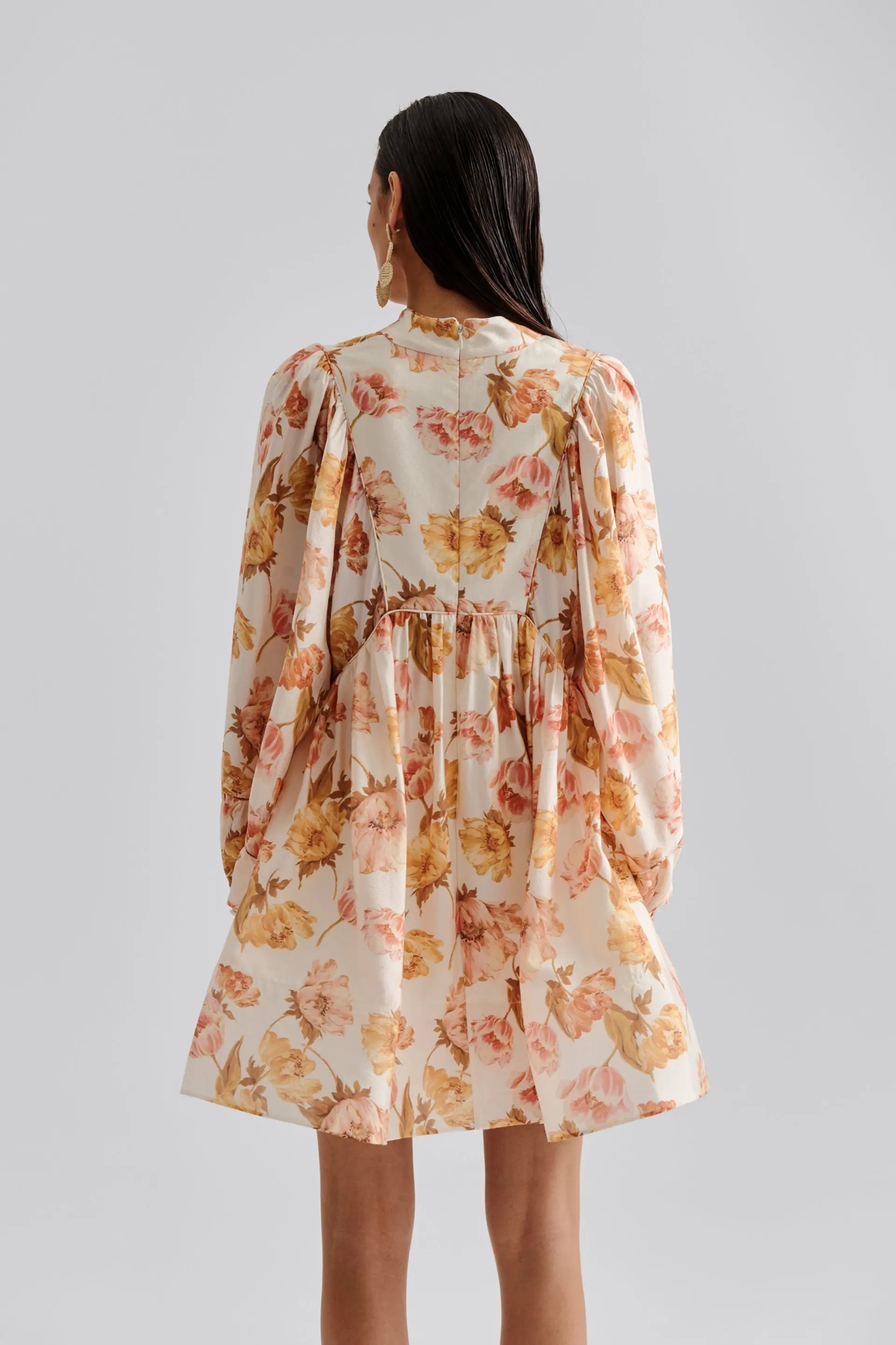 malina-naisten-mekko-tyra-high-neck-balloon-sleeve-mini-dress-monivarinen-kuosi-2