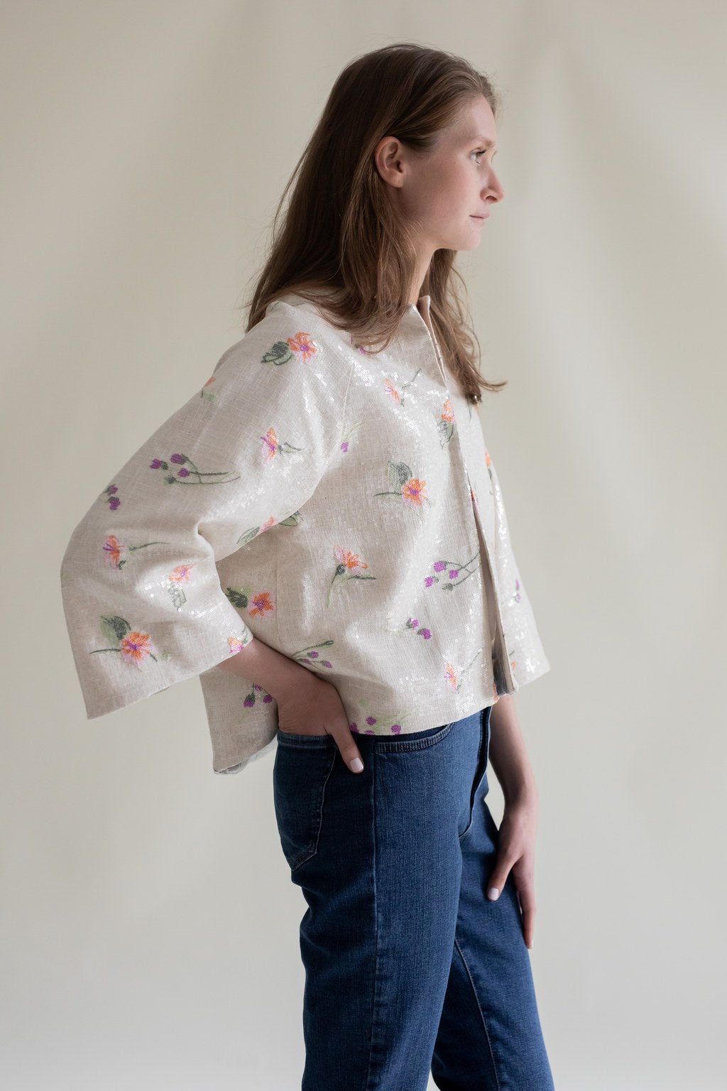 Gauhar naisten jakku Maria Jacket Floral, valkopohjainen kuosi