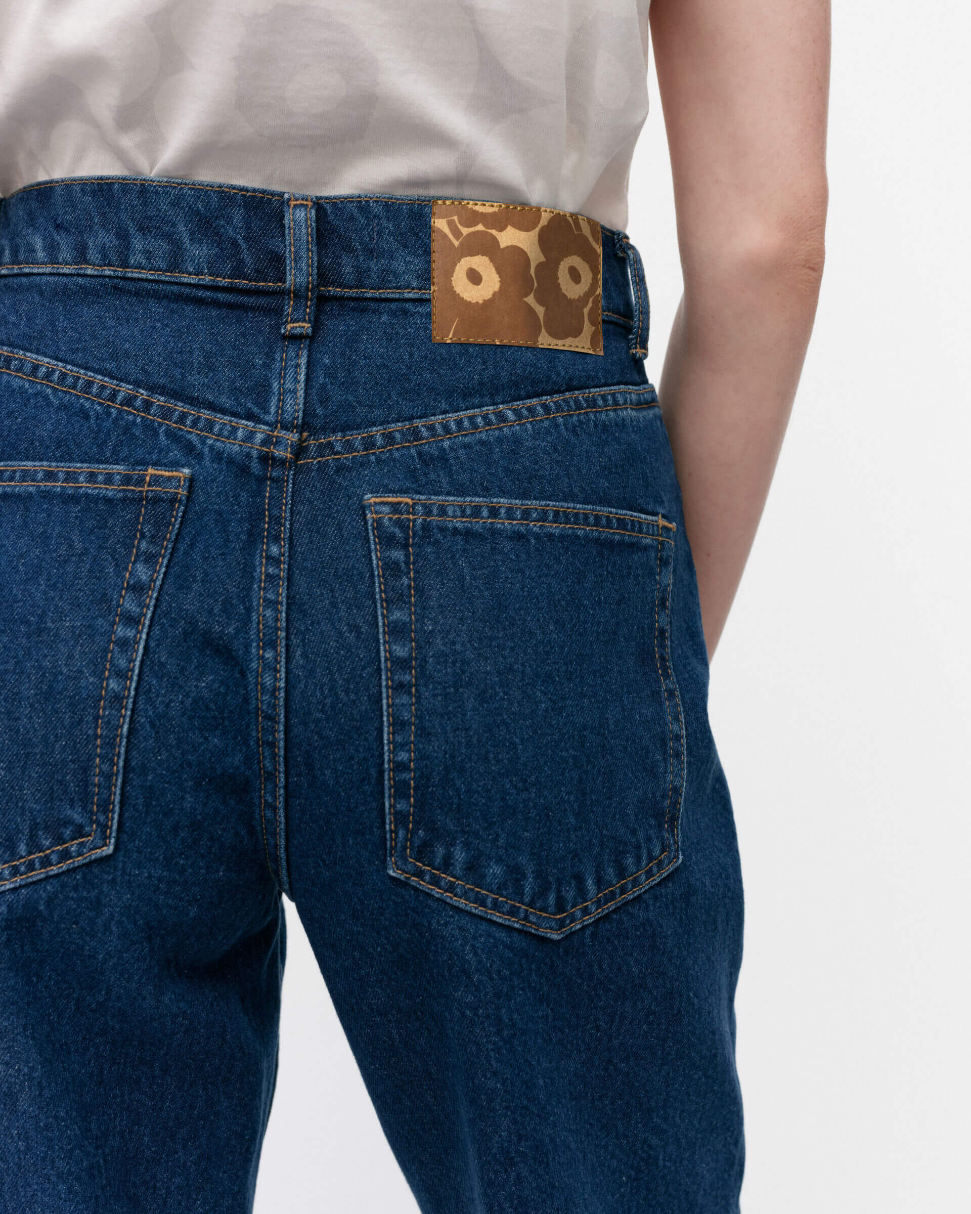 marimekko-naisten-farkut-maridenim-barrel-indigo-5