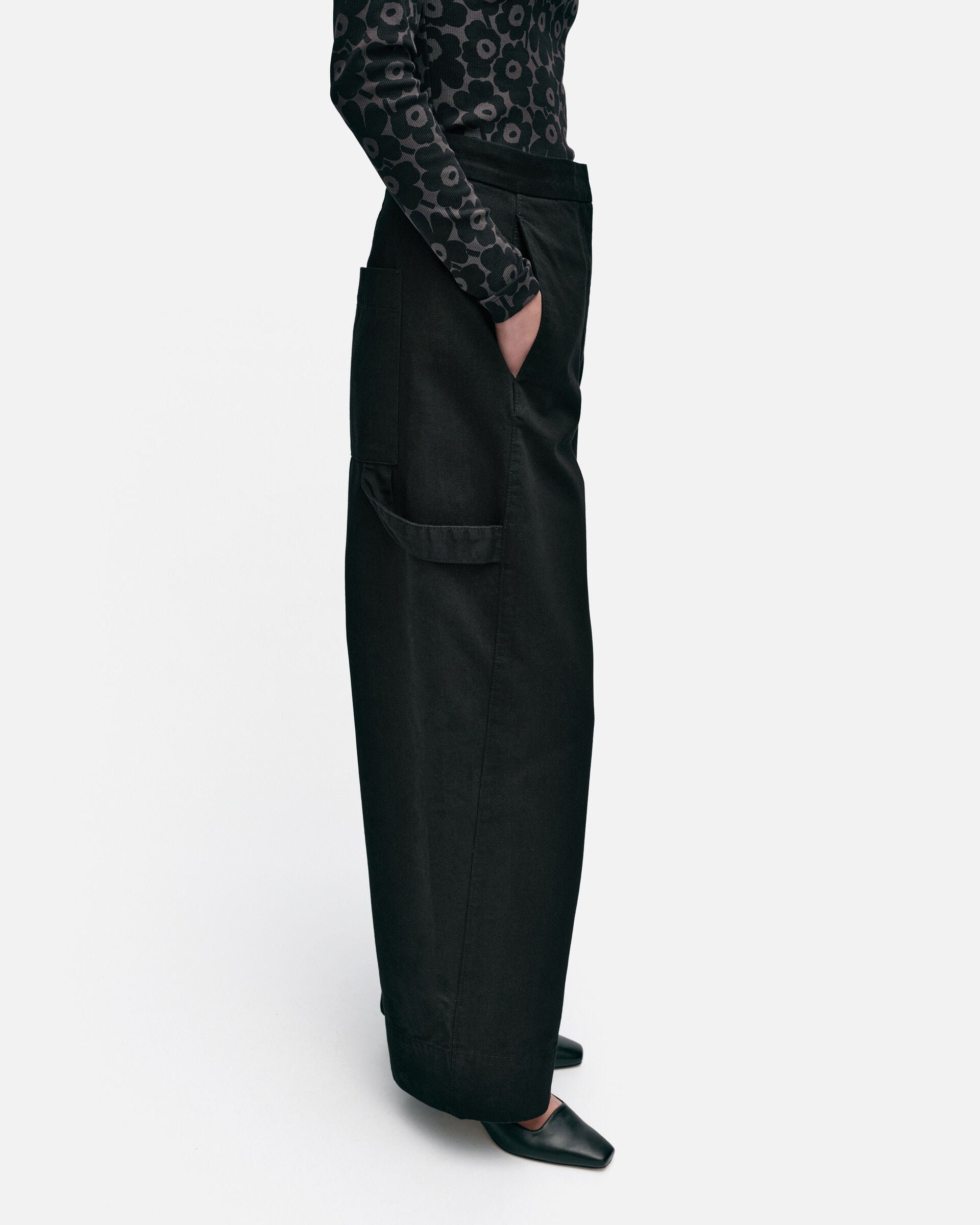 marimekko-naisten-housut-funktio-solid-puuvillahousut-musta-3