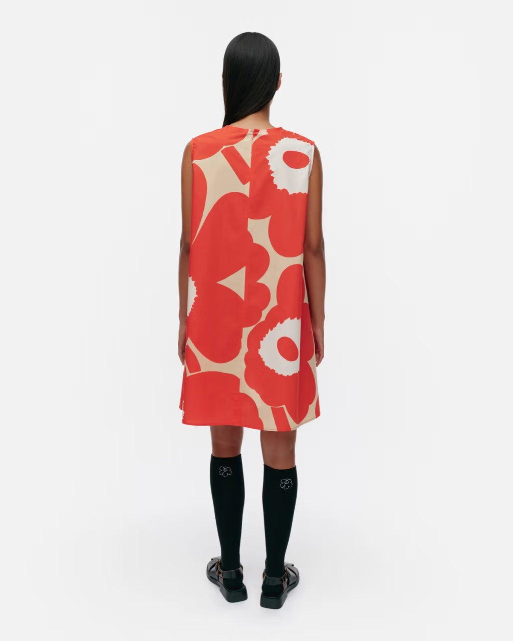 marimekko-naisten-mekko-palatsi-unikko-mekko-punainen-kuosi-3