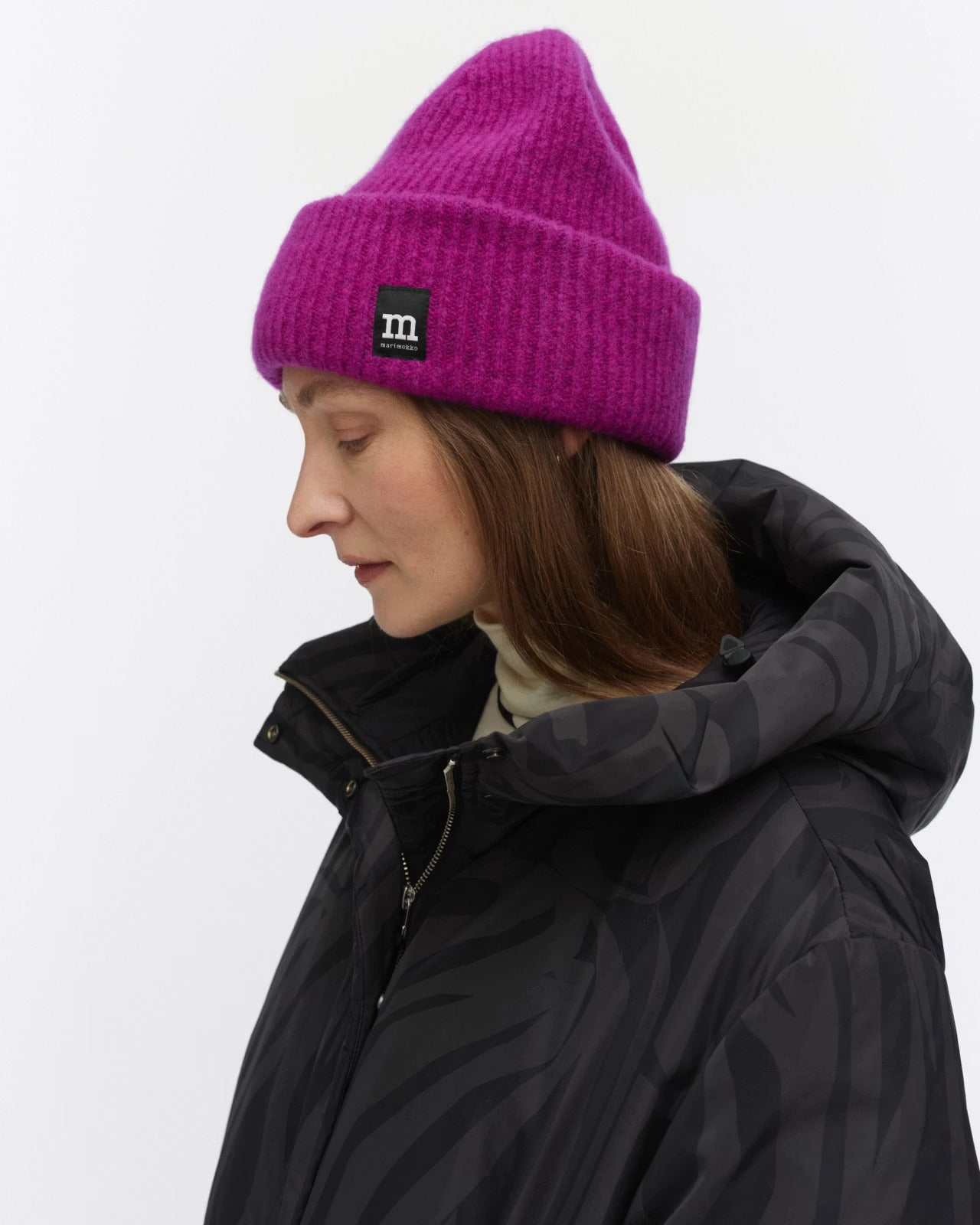 marimekko-naisten-pipo-pjettar-liila-1