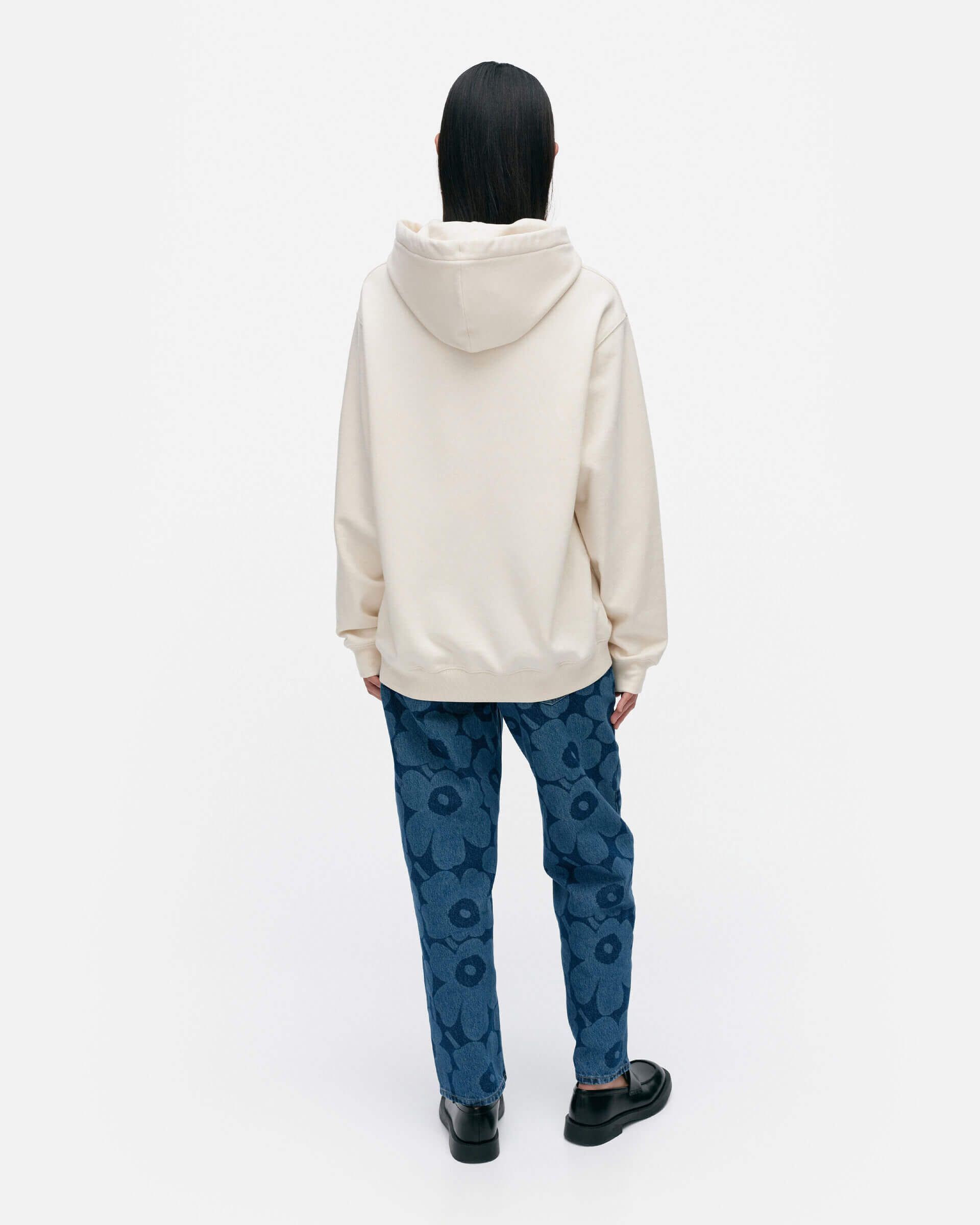 marimekko-unisex-huppari-termi-logo-placement-beige-3