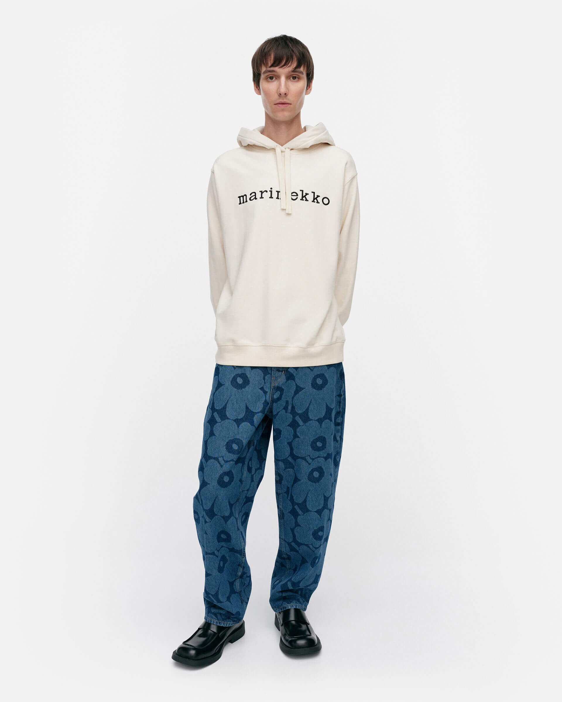 marimekko-unisex-huppari-termi-logo-placement-beige-4