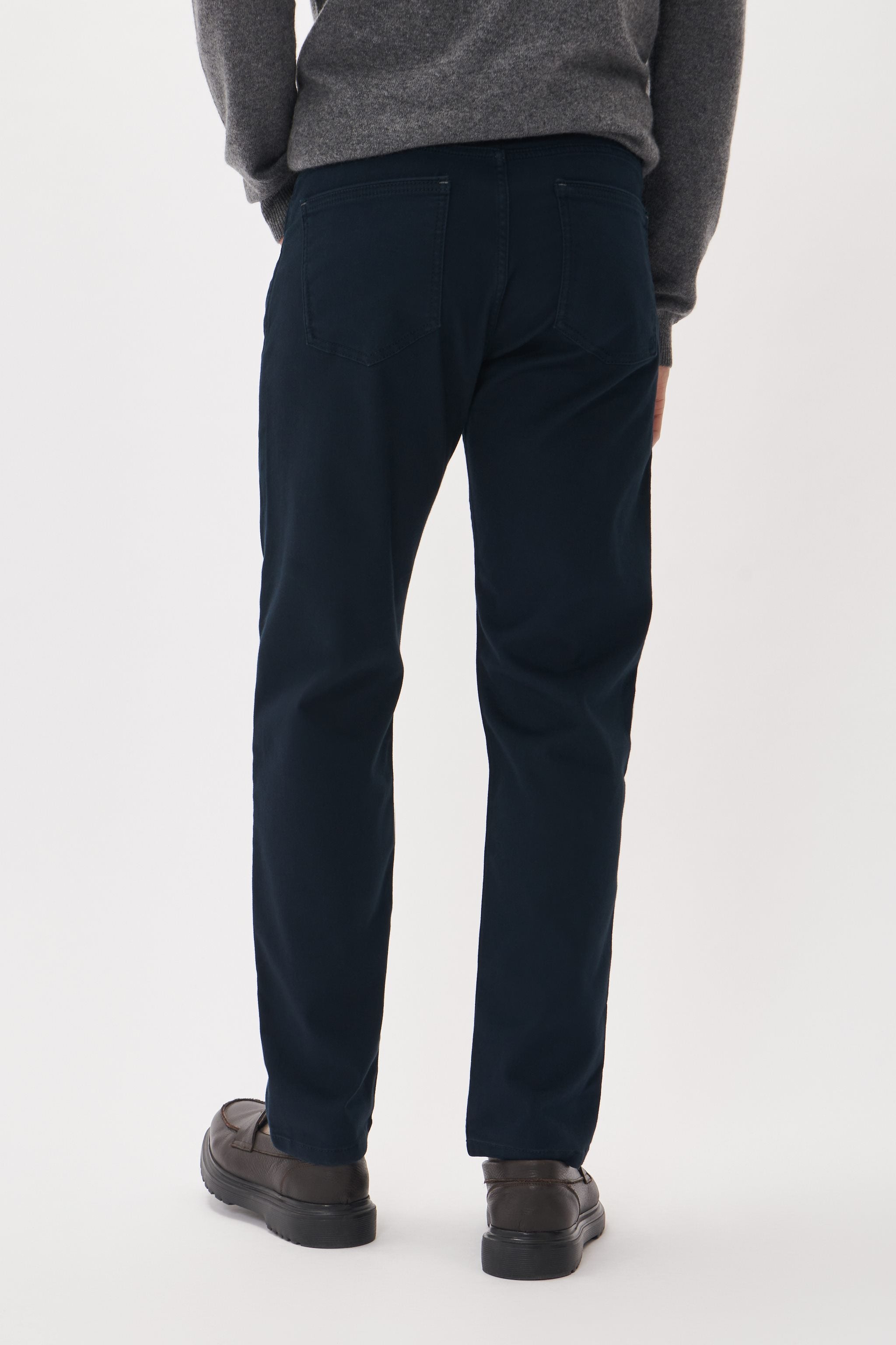 matinique-miesten-housut-pearce-regular-pant-seasonal-nos-dark-navy-3