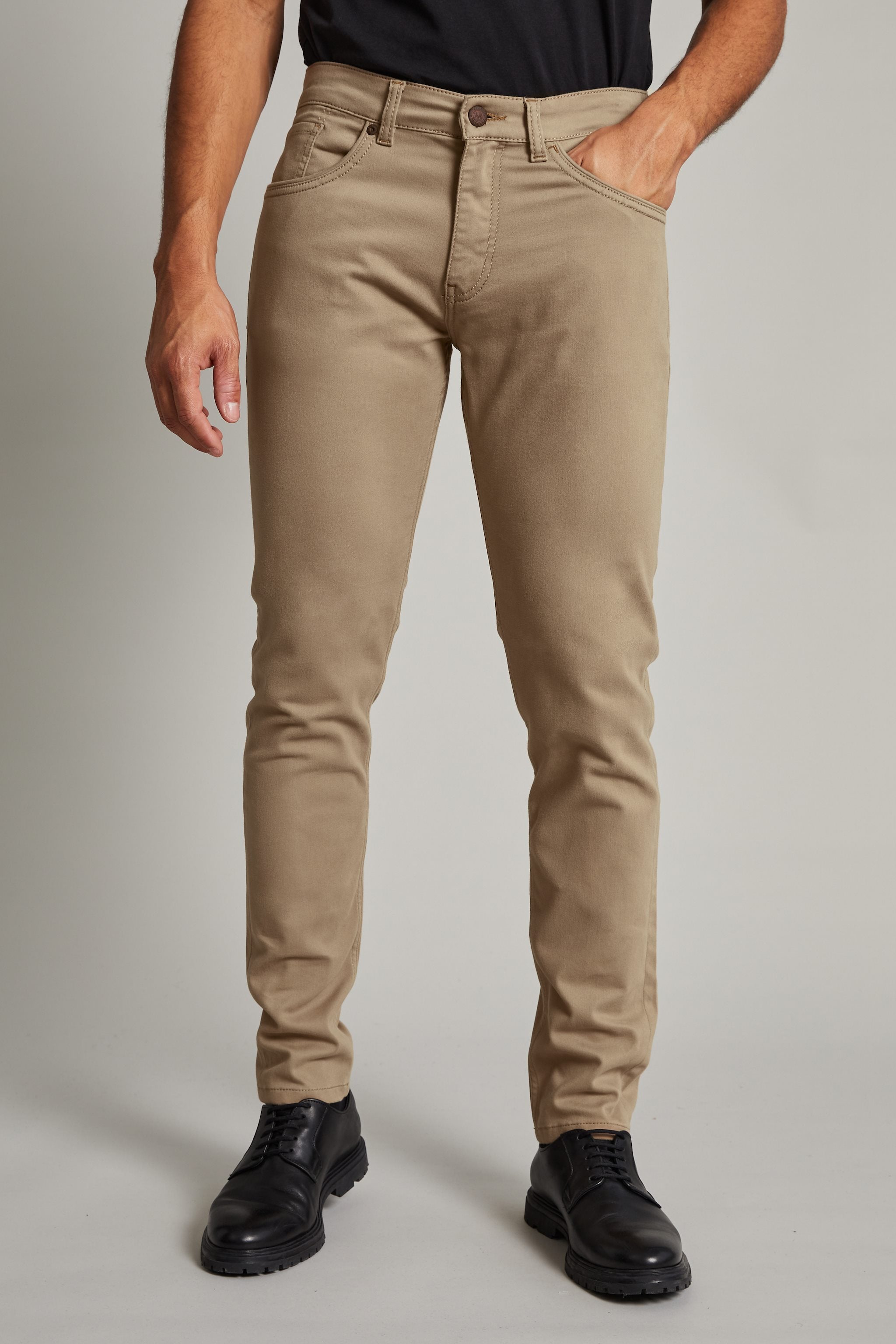 matinique-miesten-housut-pete-5-pocket-beige-1
