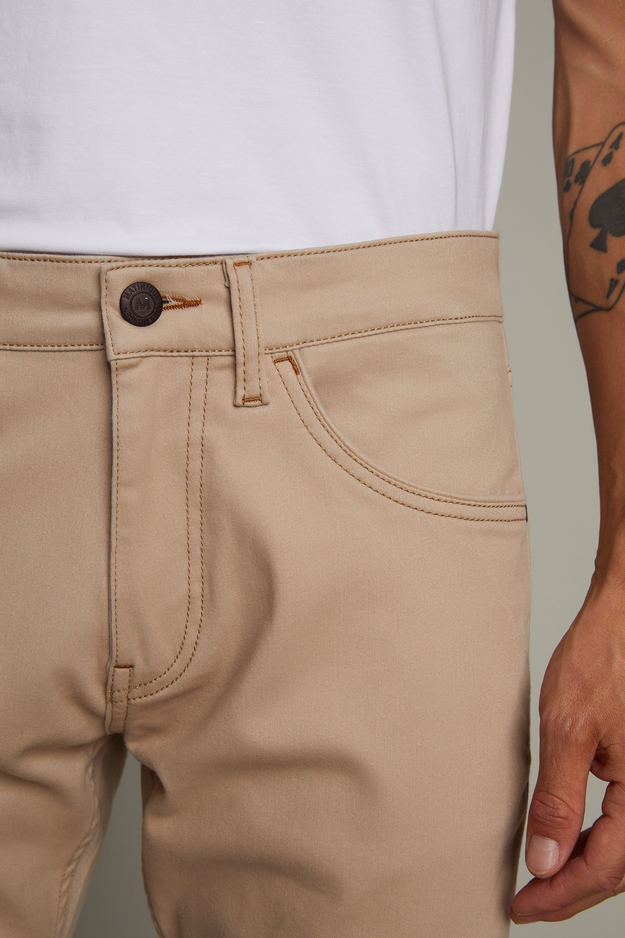 matinique-miesten-housut-pete-5-pocket-beige-4