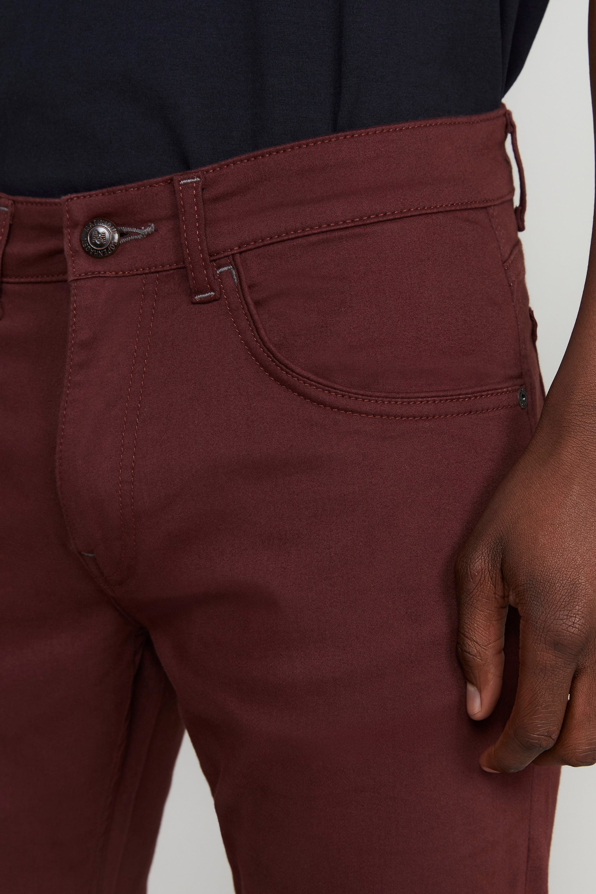 matinique-miesten-housut-pete-5-pocket-viininpunainen-3