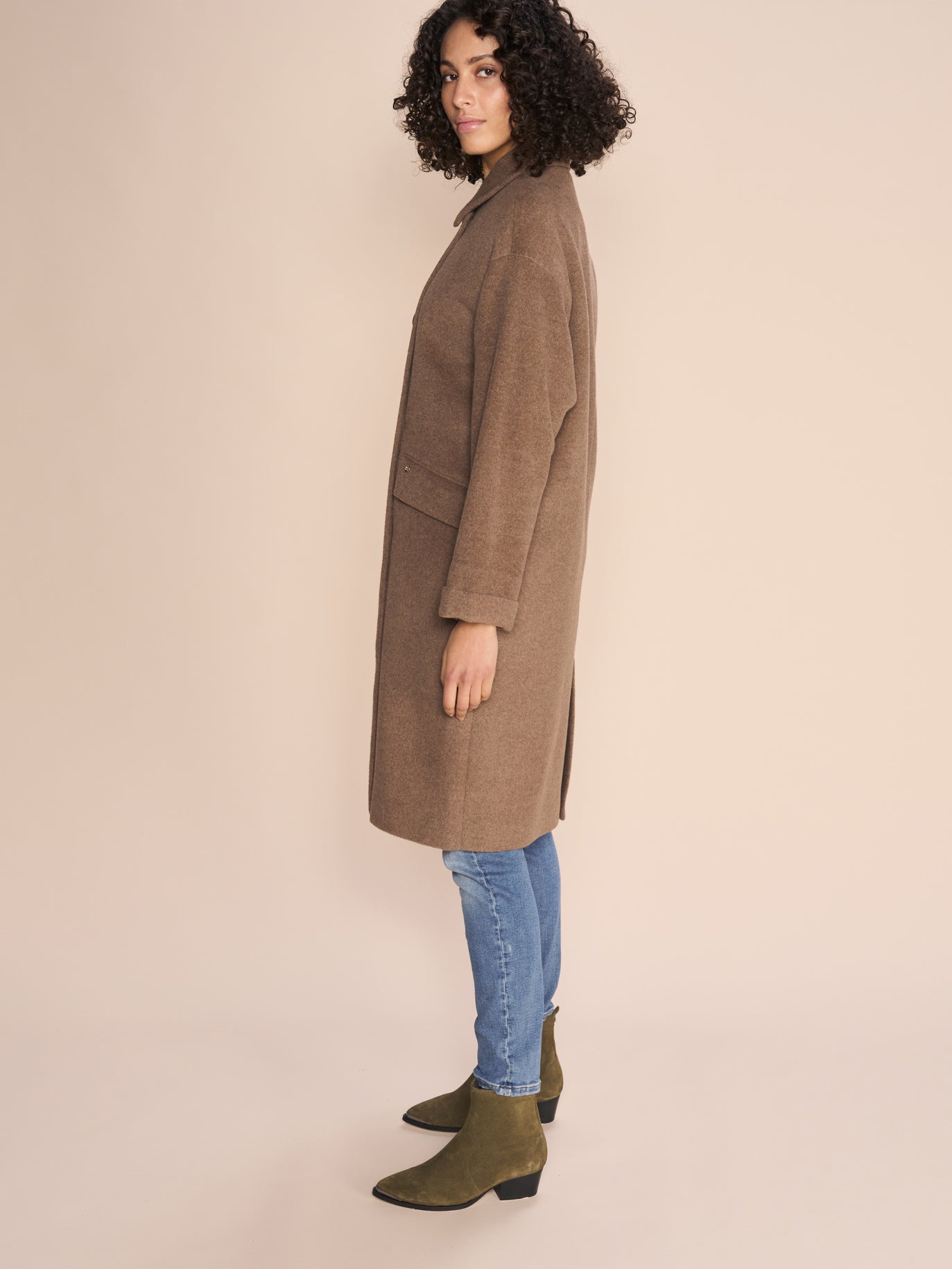 mos-mosh-naisten-villakangastakki-venice-wool-coat-responsible-wool-vaalea-beige-2