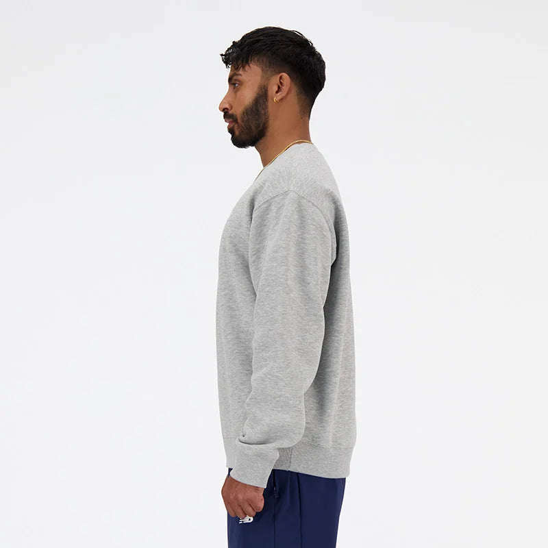New Balance miesten collegepaita Sport Essentials Fleece Crew Sweater, vaaleanharmaa