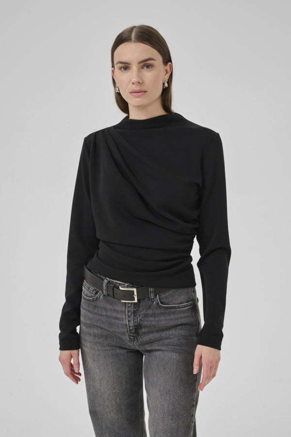 my-essential-wardrobe-naisten-pusero-helle-blouse-musta-1