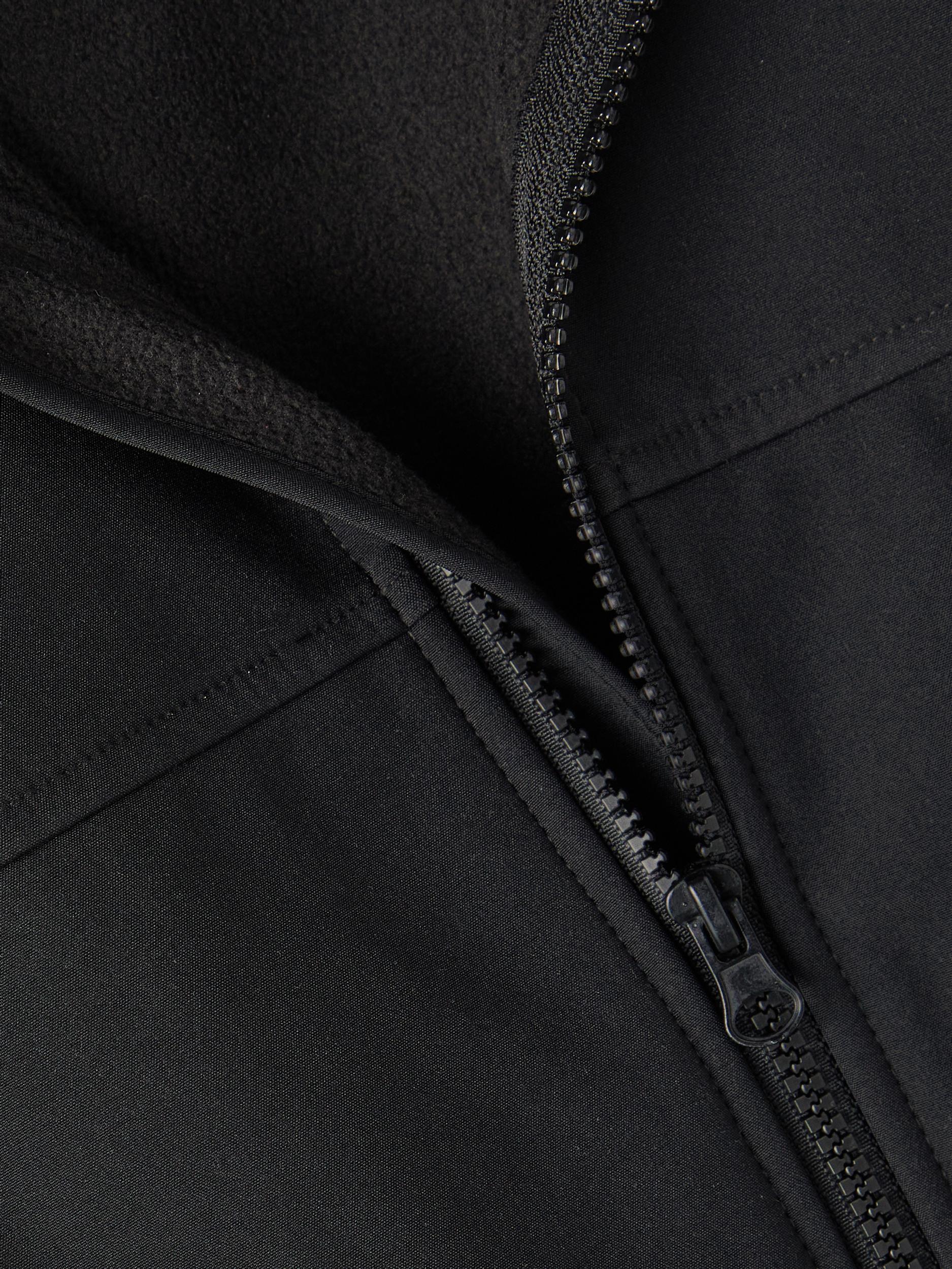 name-it-softshell-takki-nkmalfa-jacket-badge-musta-4