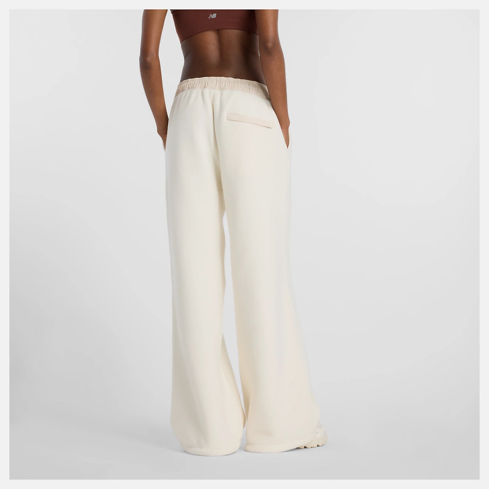 new-balance-naisten-fleecehousut-high-pile-fleece-pant-luonnonvalkoinen-4