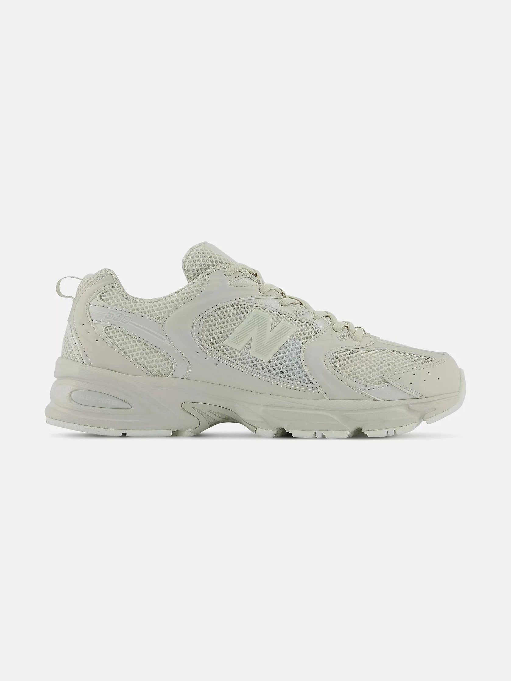 new-balance-naisten-kengat-530-valkoinen-1