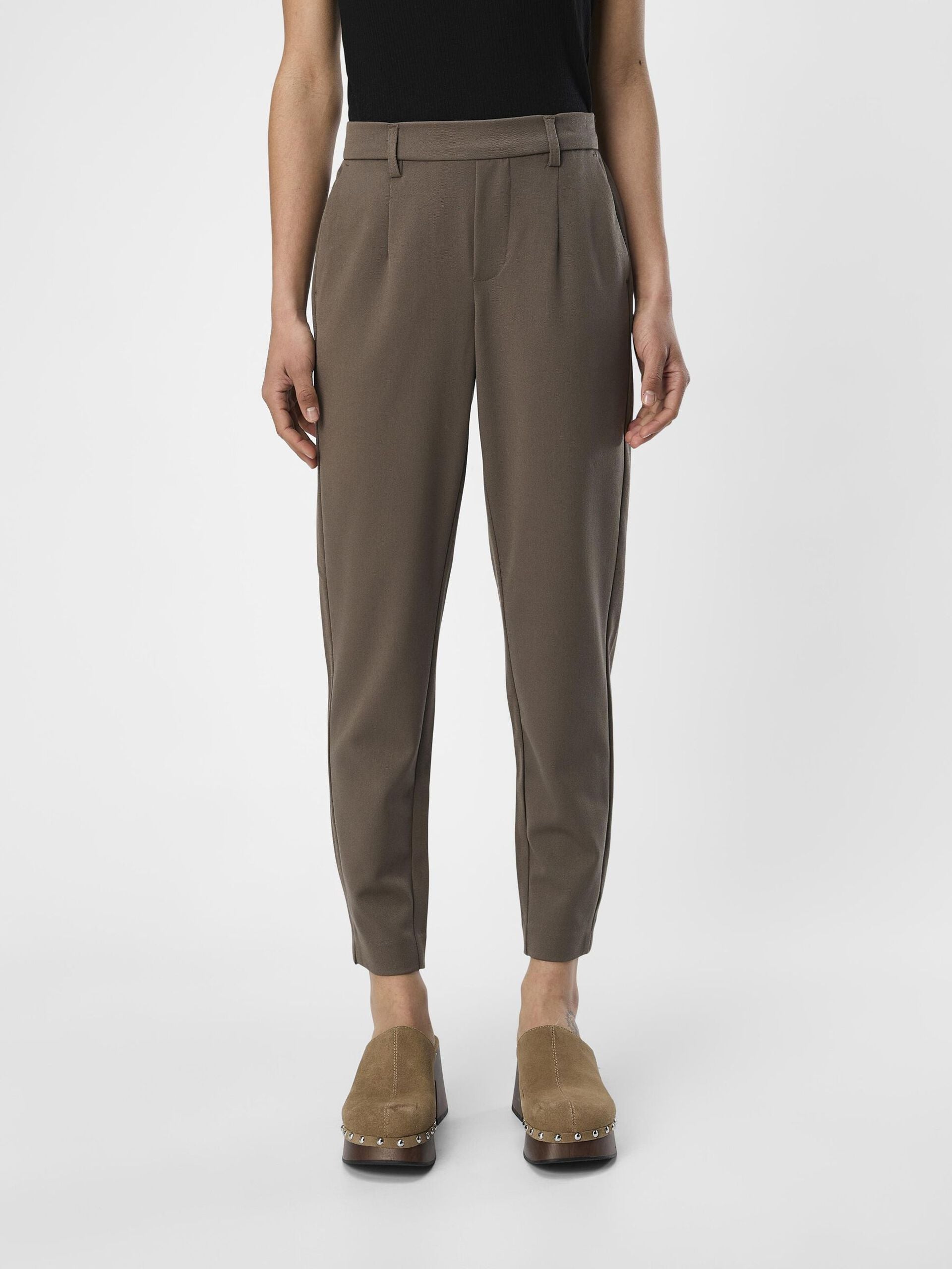 object-naisten-housut-lisa-slim-pant-noos-kaakaonruskea-1