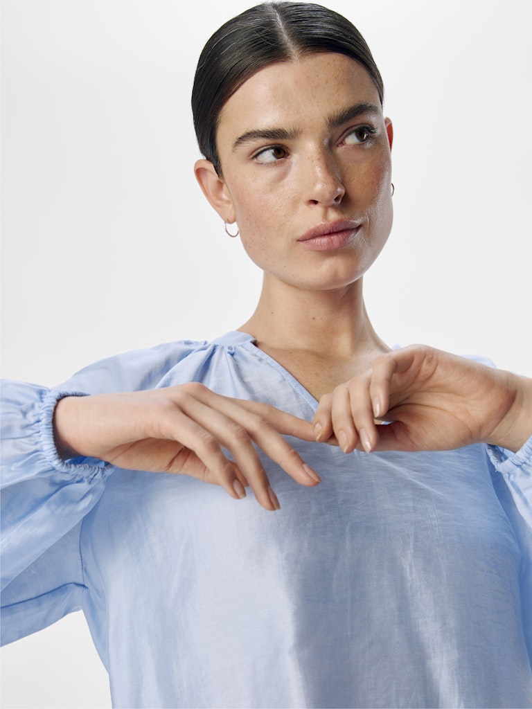 object-naisten-pusero-objheidi-l-s-lo-v-neck-top-cornflower-blue-4
