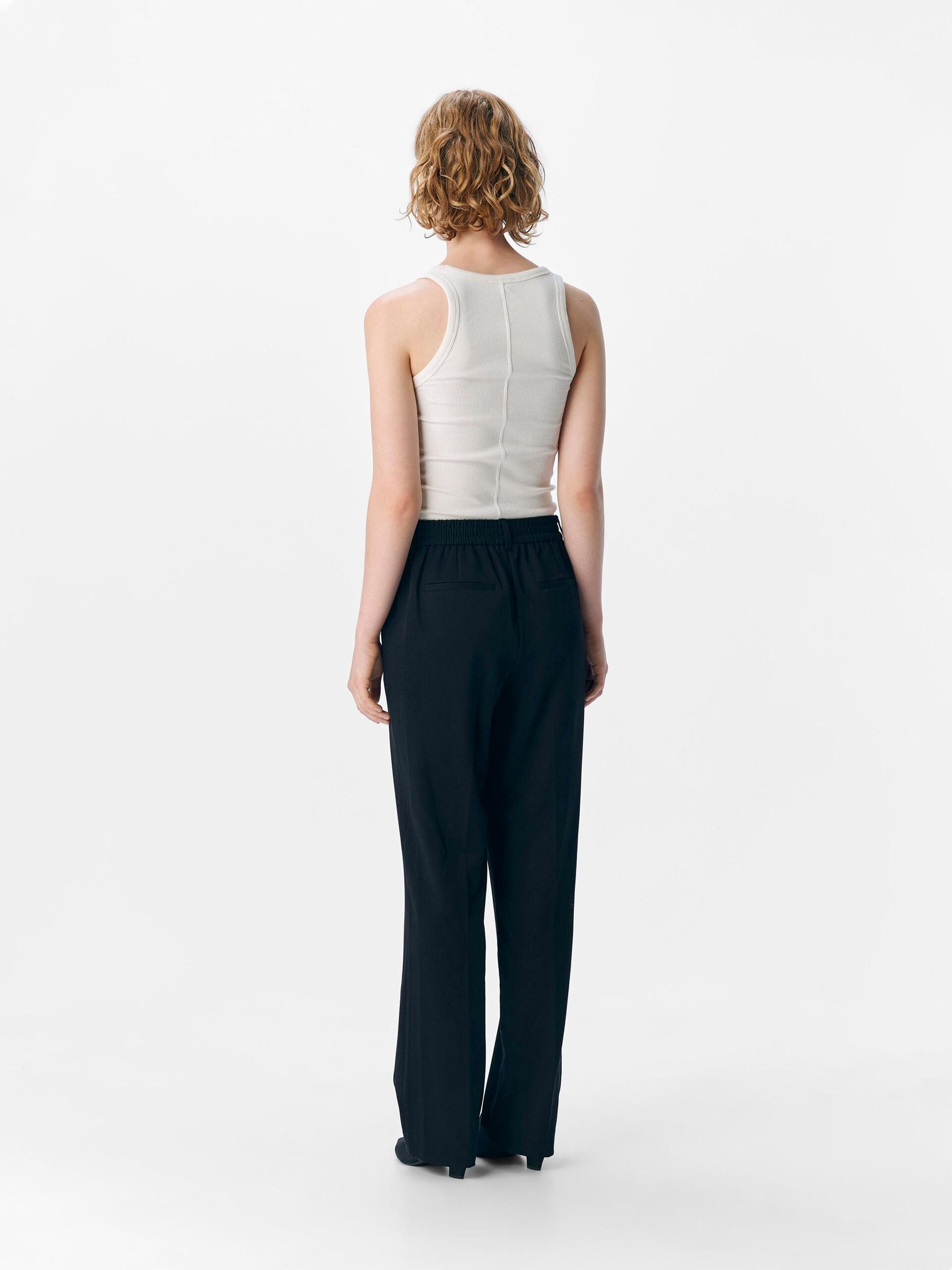 object-naisten-suorat-housut-objlisa-mw-straight-pant-black-3