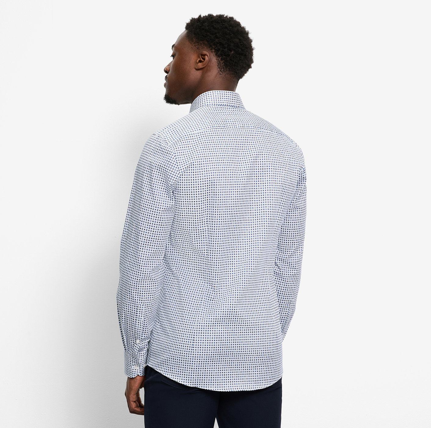 olymp-miesten-kauluspaita-051-level-5-body-fit-stretch-microprint-valkopohjainen-kuosi-3