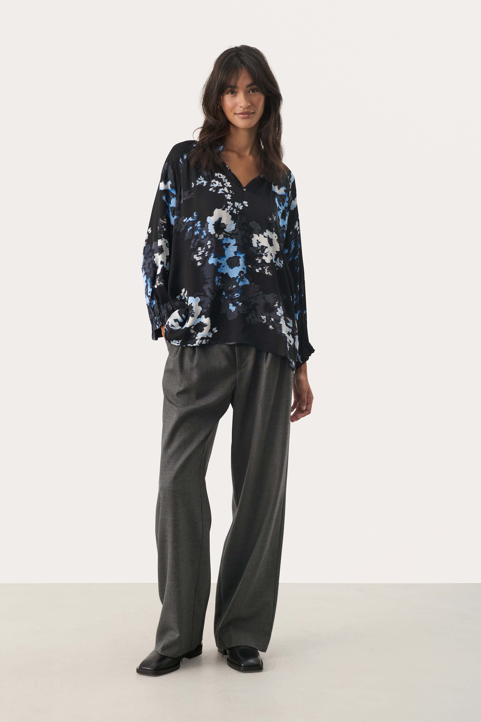 part-two-naisten-pusero-elsiapw-bl-dark-navy-blurred-flower-4