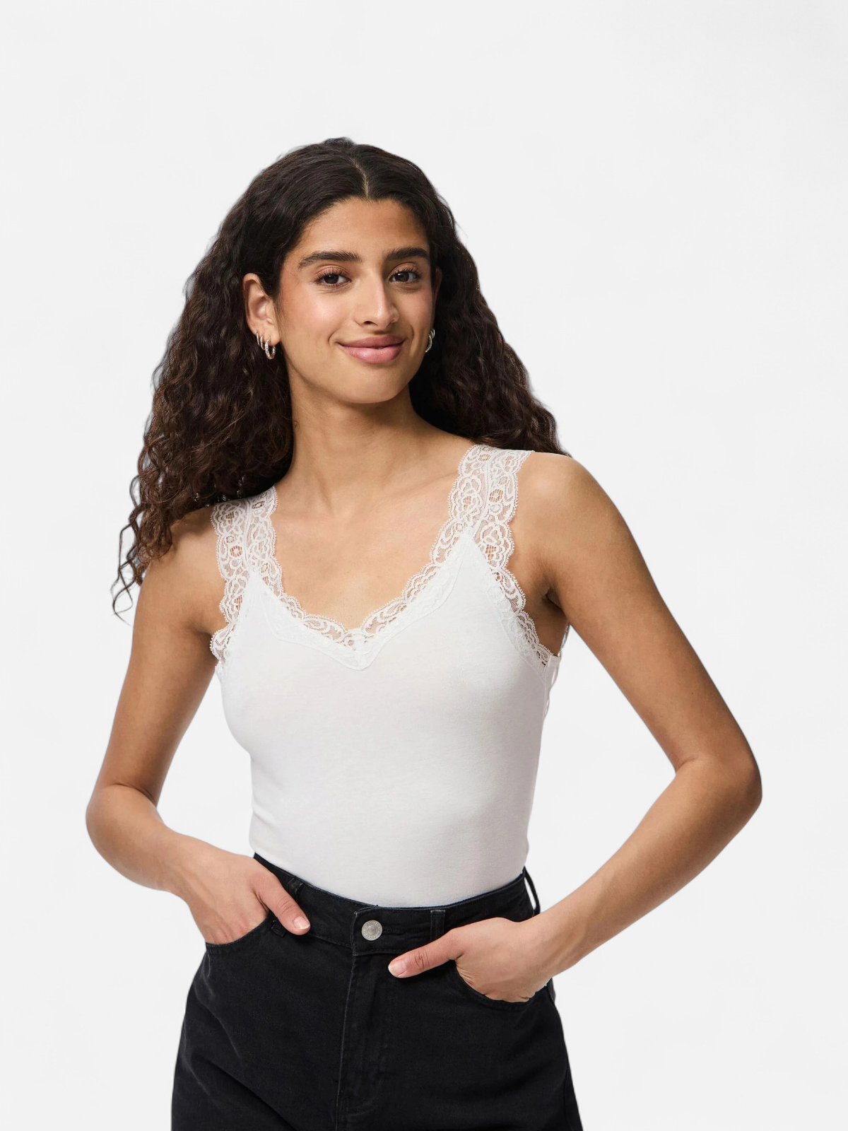 Pieces naisten toppi PCBARBERA LACE TOP JRS NOOS, valkoinen - Kekäle.fi