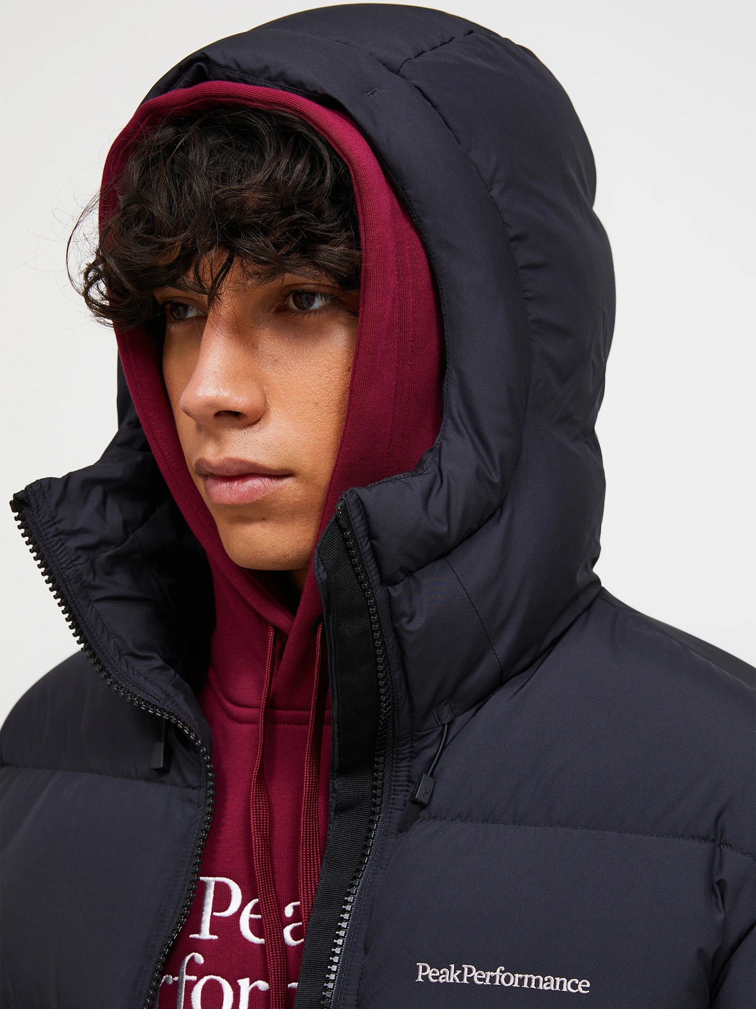 peak-performance-miesten-untuvatakki-m-rivel-down-jacket-musta-3