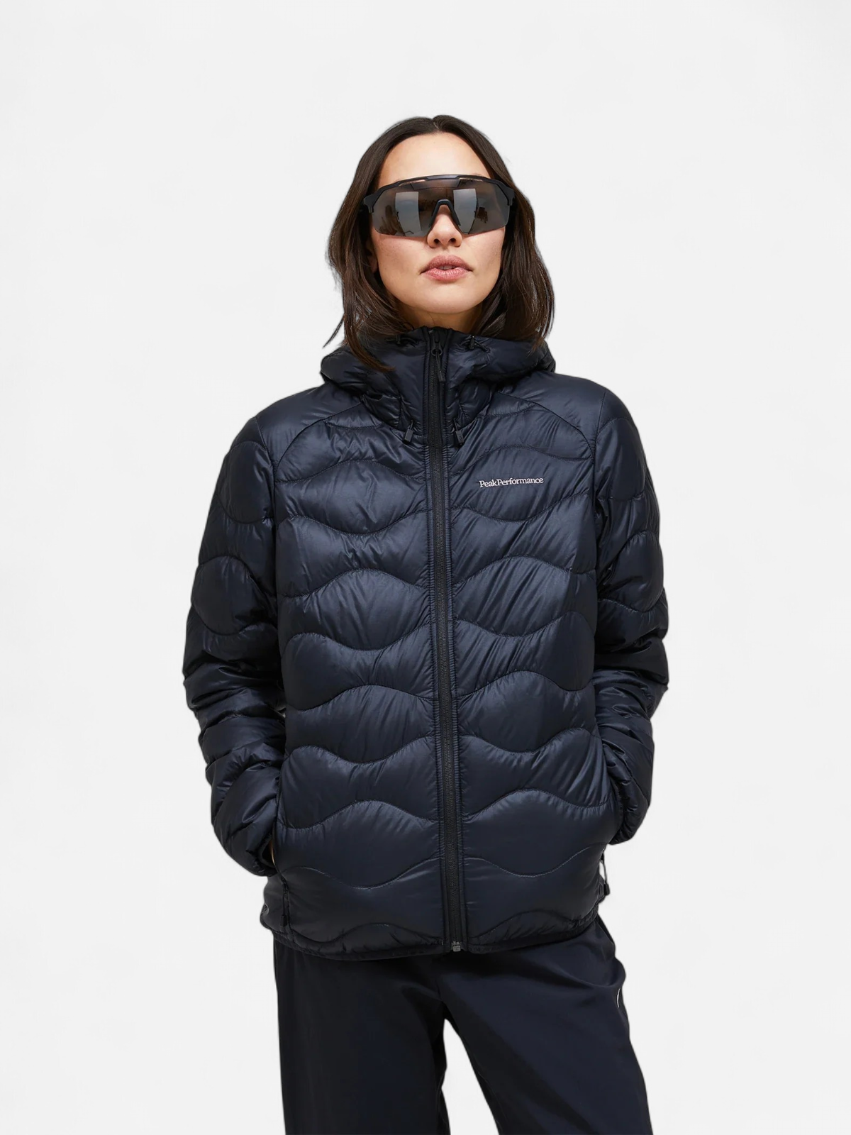 Peak Performance Naisten Kevytuntuvatakki, W Helium Down Hood Jacket Musta - Kekäle.fi