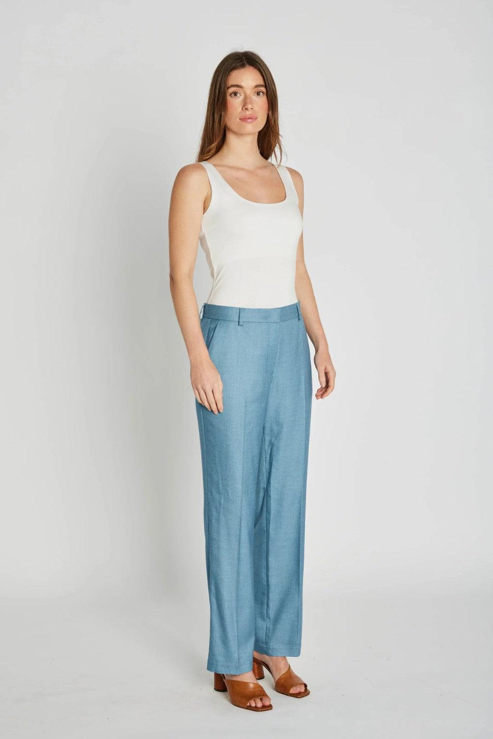 philosophy-blues-original-naisten-suorat-housut-amago-pants-vaaleansininen-4