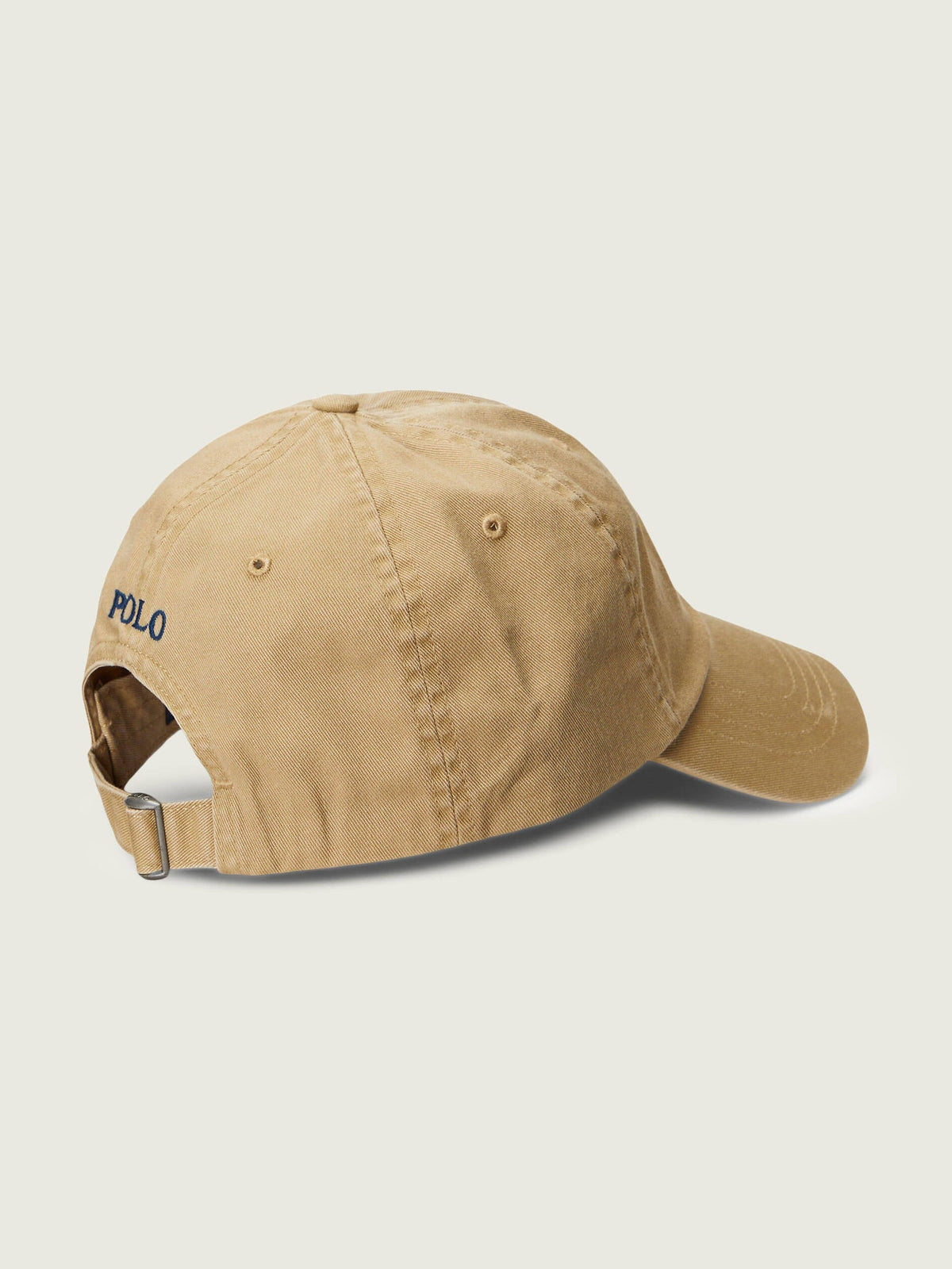 Polo Ralph Lauren naisten lippis The Iconic Cotton Chino Ball Cap, vaaleanbeige puuvillainen materiaali, säädettävä takaosa ja minimalistinen brodeeraus takaosassa.
