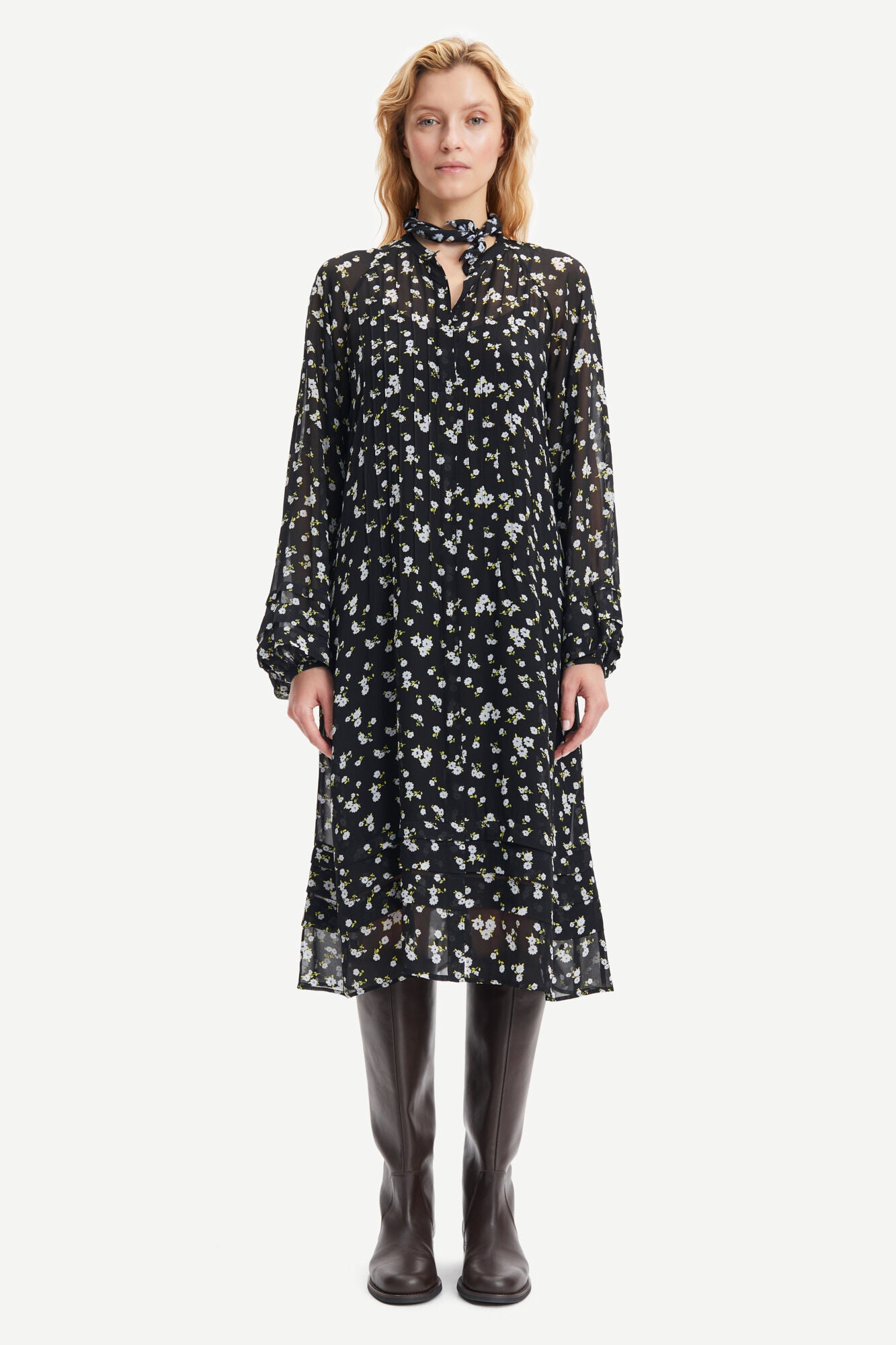 samsoe-and-samsoe-naisten-mekko-elma-shirt-dress-aop-9695-musta-kuosi-1