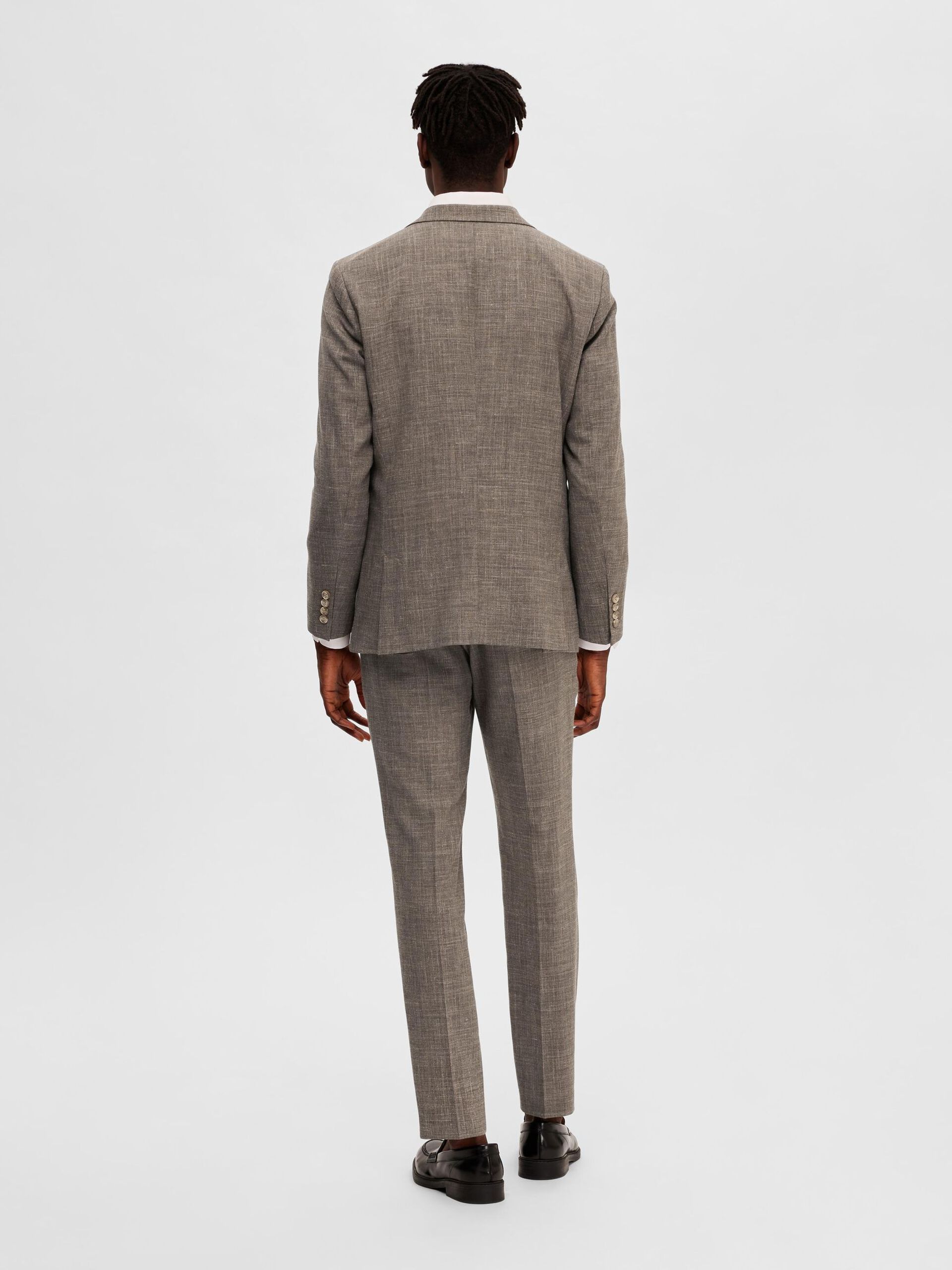 selected-bleiseri-oasis-linen-keskiruskea-2