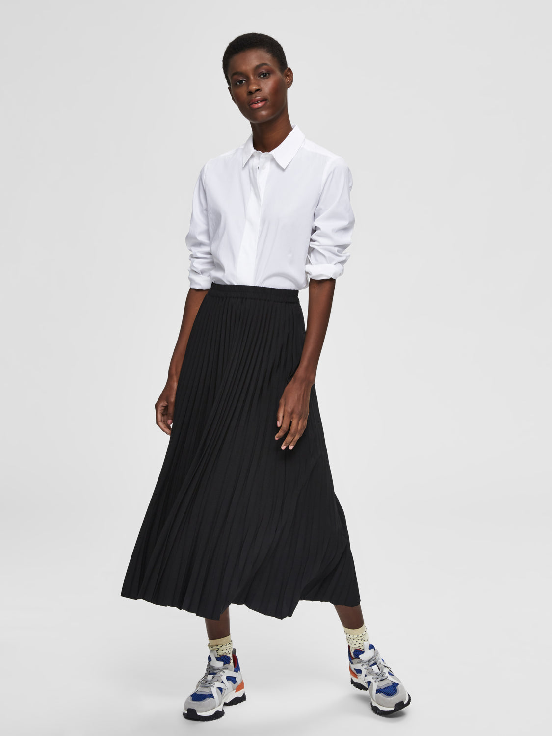 selected-femme-naisten-hame-alexis-mw-midi-skirt-musta-1