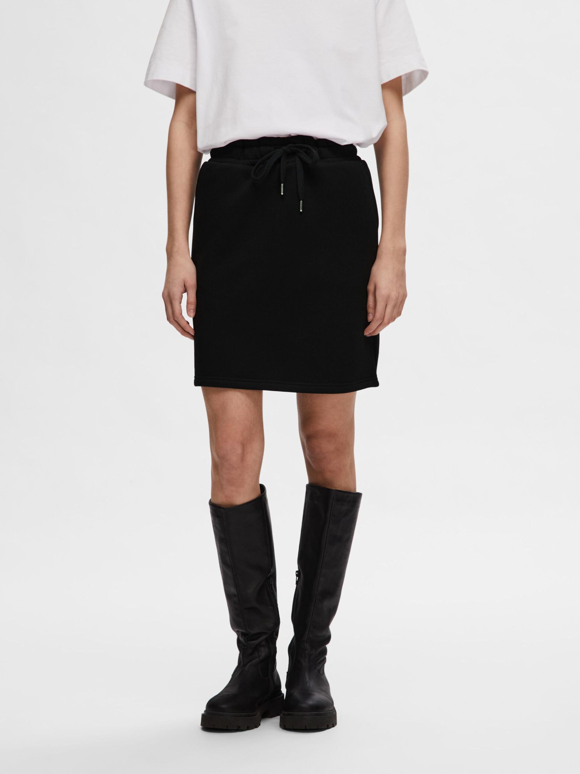 selected-femme-naisten-hame-slflisa-hankie-mw-short-skirt-musta-1