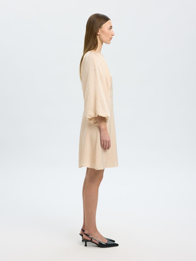selected-femme-naisten-mekko-slflaurina-3-4-short-open-back-dress-luonnonvalkoinen-3