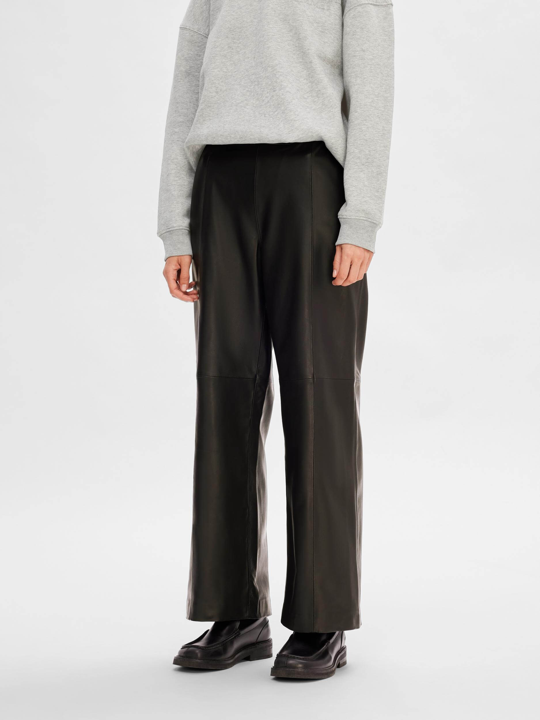 selected-femme-naisten-nahkahousut-slffianna-hw-wide-leather-pant-musta-4