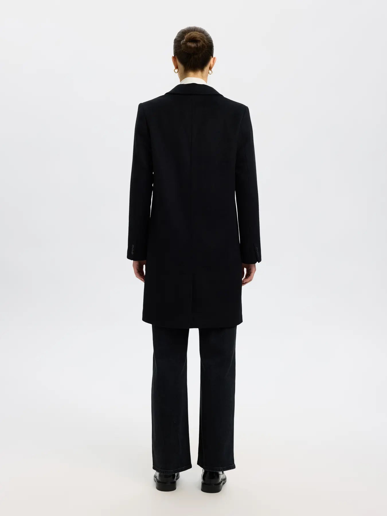 selected-femme-naisten-takki-slfsasja-lano-coat-black-2