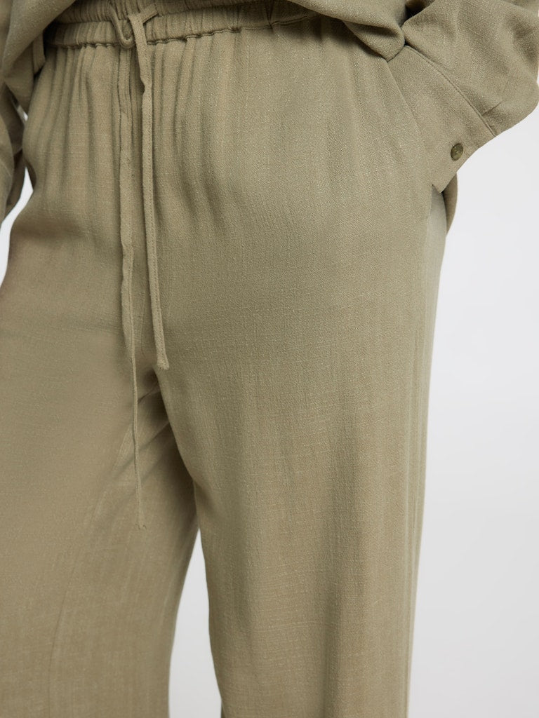 selected-femme-pellavahousut-slfviva-gulia-mw-long-linen-pant-noos-khaki-3