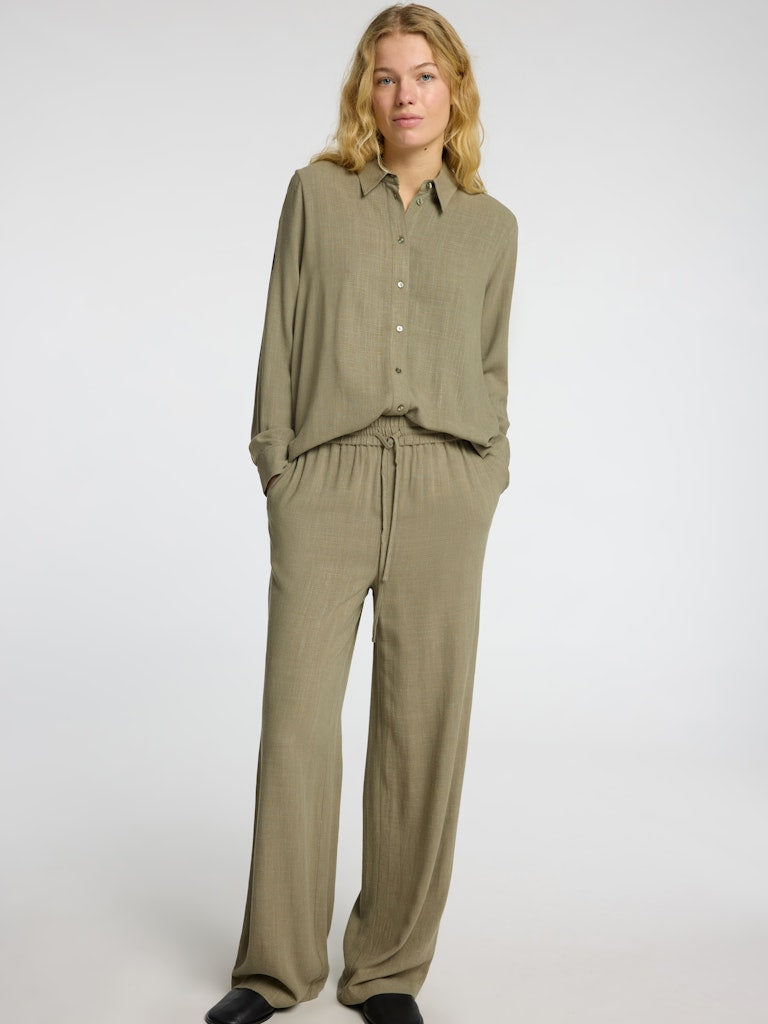 selected-femme-pellavahousut-slfviva-gulia-mw-long-linen-pant-noos-khaki-4