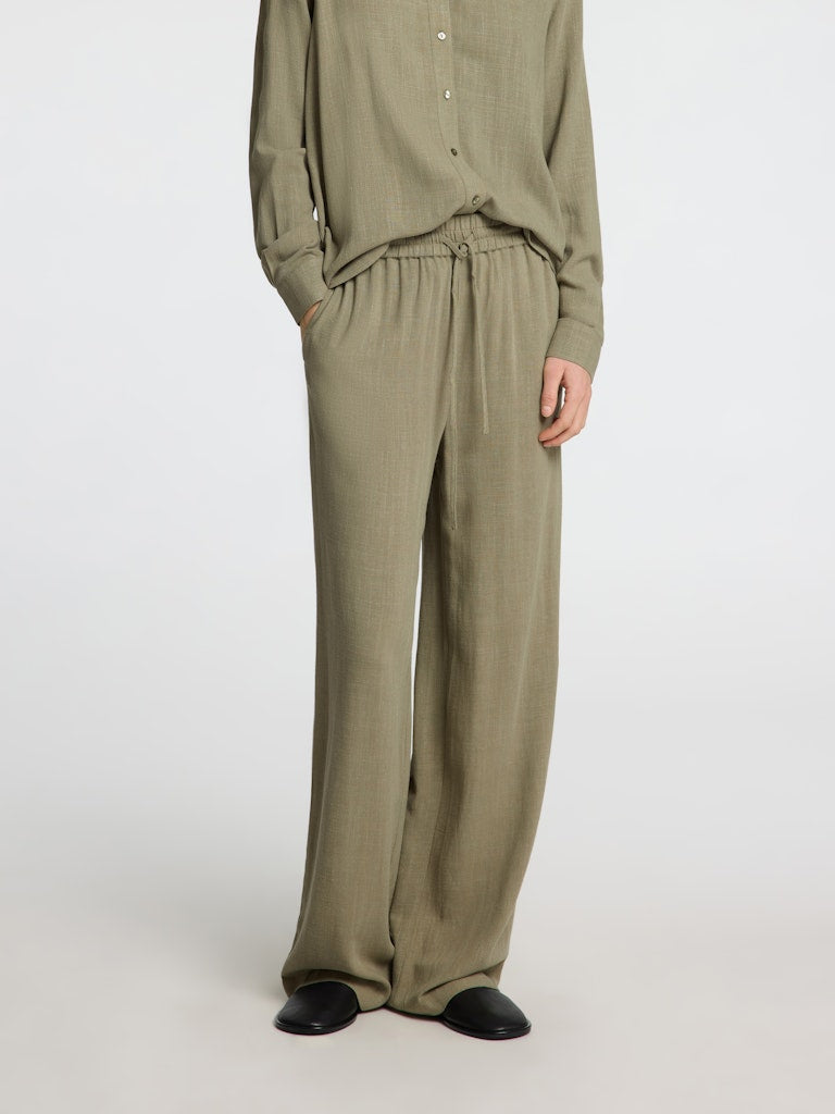 selected-femme-pellavahousut-slfviva-gulia-mw-long-linen-pant-noos-khaki-5
