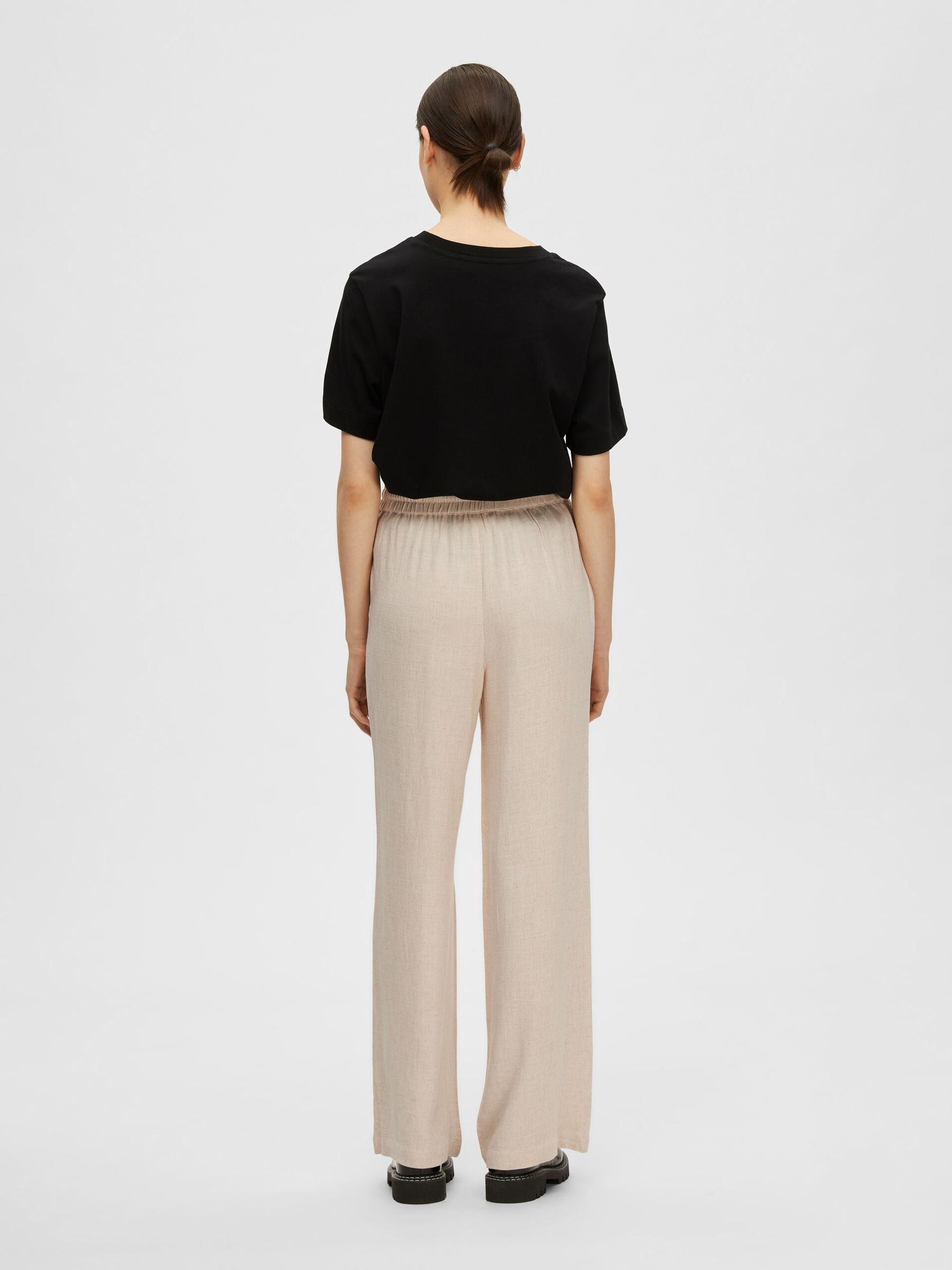 selected-femme-pellavahousut-slfviva-gulia-mw-long-linen-pant-noos-vaalea-beige-2