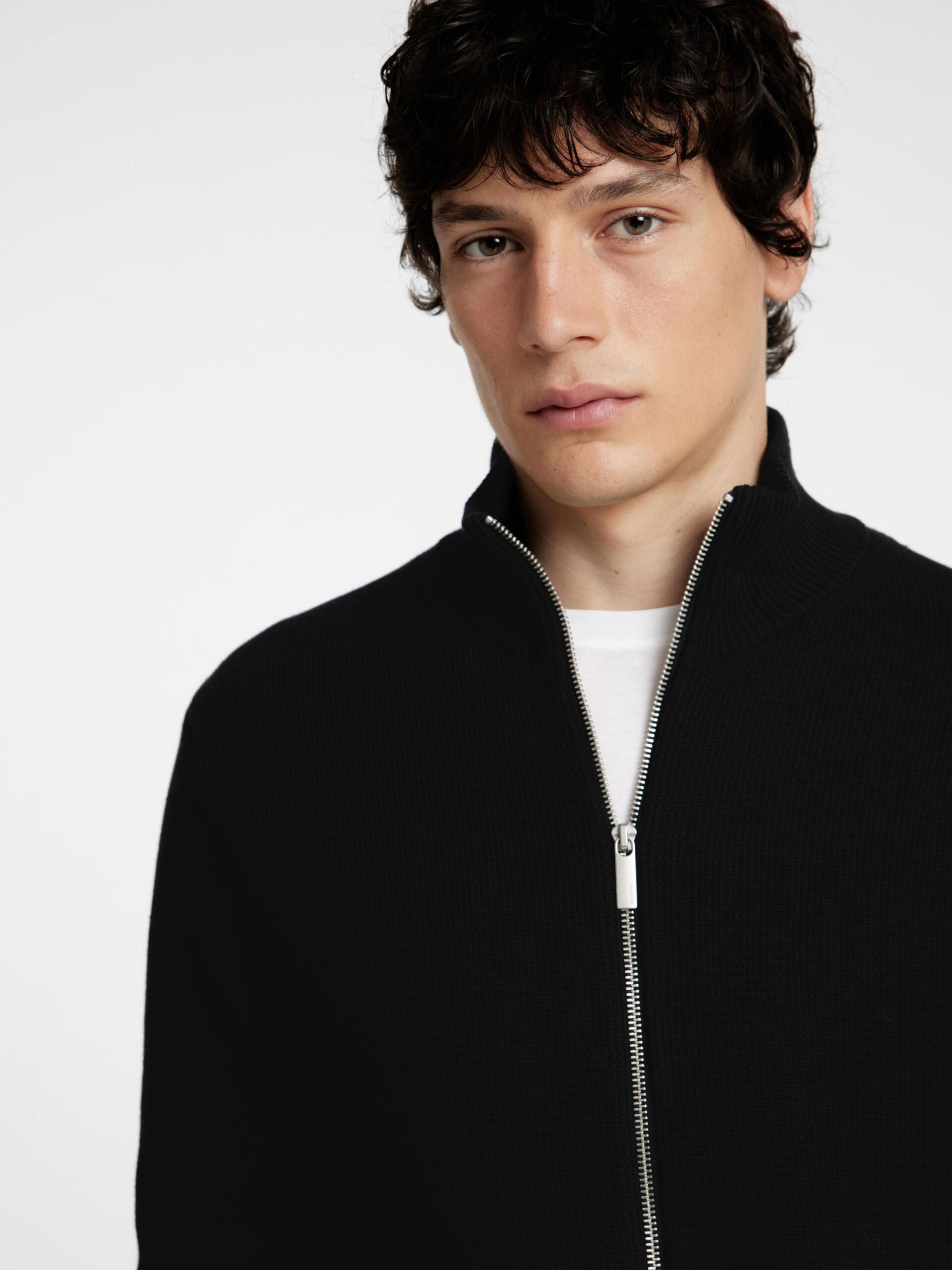 selected-miesten-neuletakki-k-dane-full-zip-musta-3