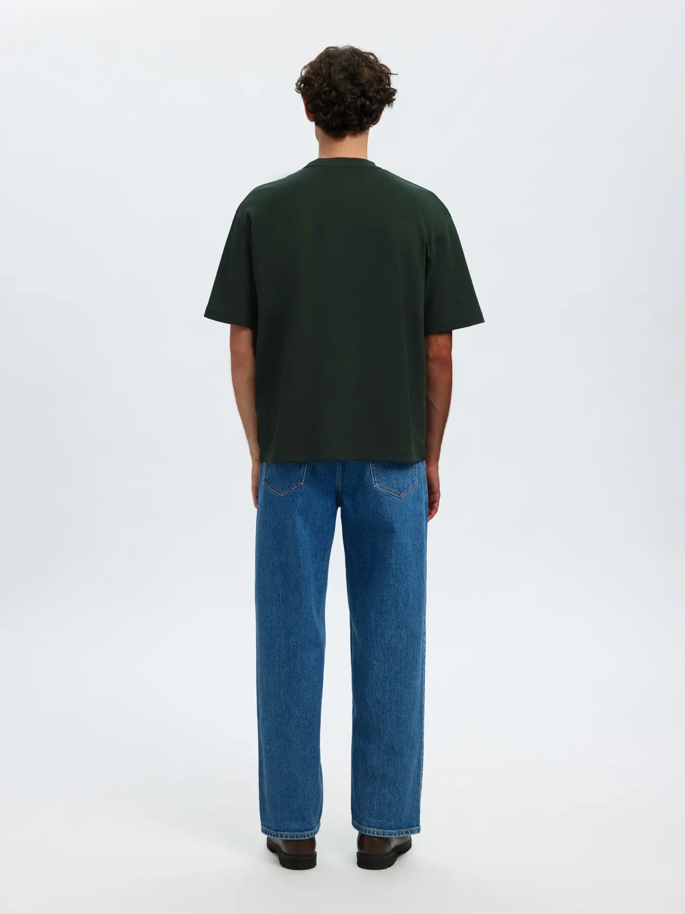 selected-miesten-t-paita-loose-oscar-ss-o-neck-deep-forest-2