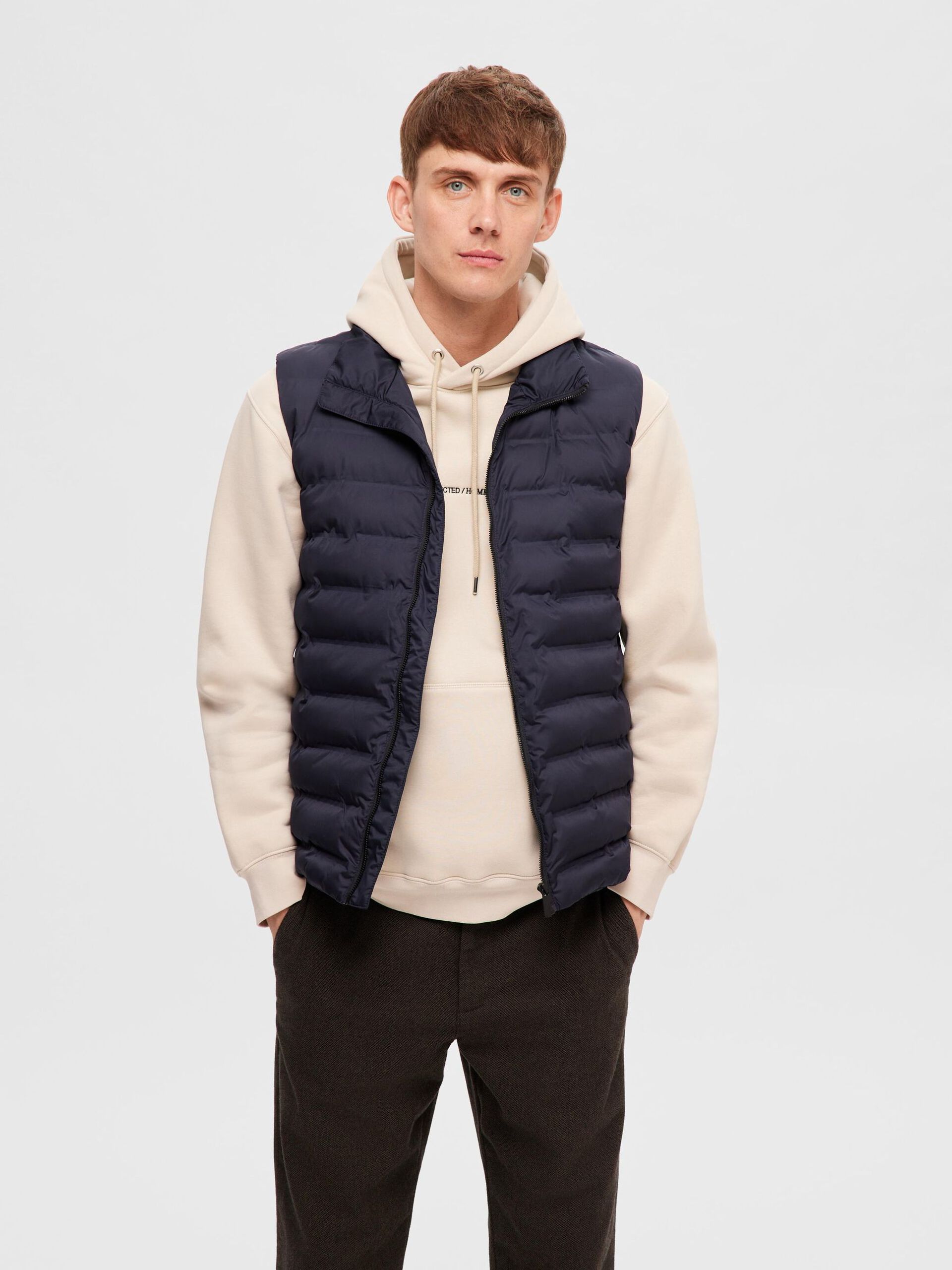 selected-miesten-toppaliivi-barry-quilted-gilet-tummansininen-1