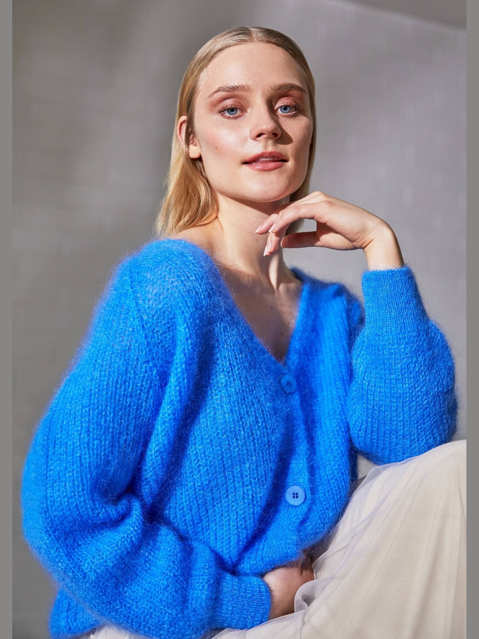 sinnuu-naisten-neuletakki-sinnuu-candy-mohair-neuletakki-sininen-1