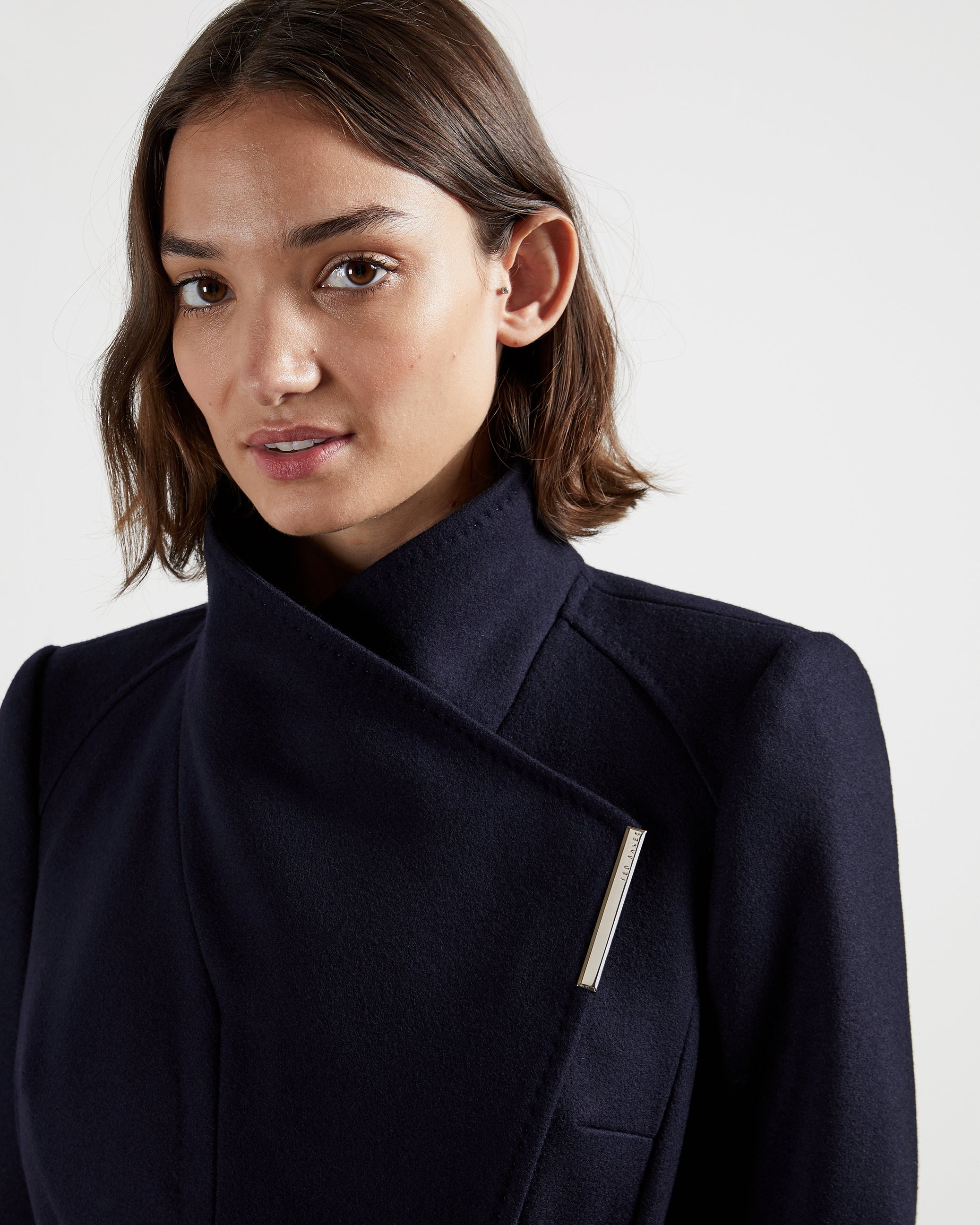 ted-baker-naisten-villakangastakki-rose-midi-wool-wrap-coat-tummansininen-4