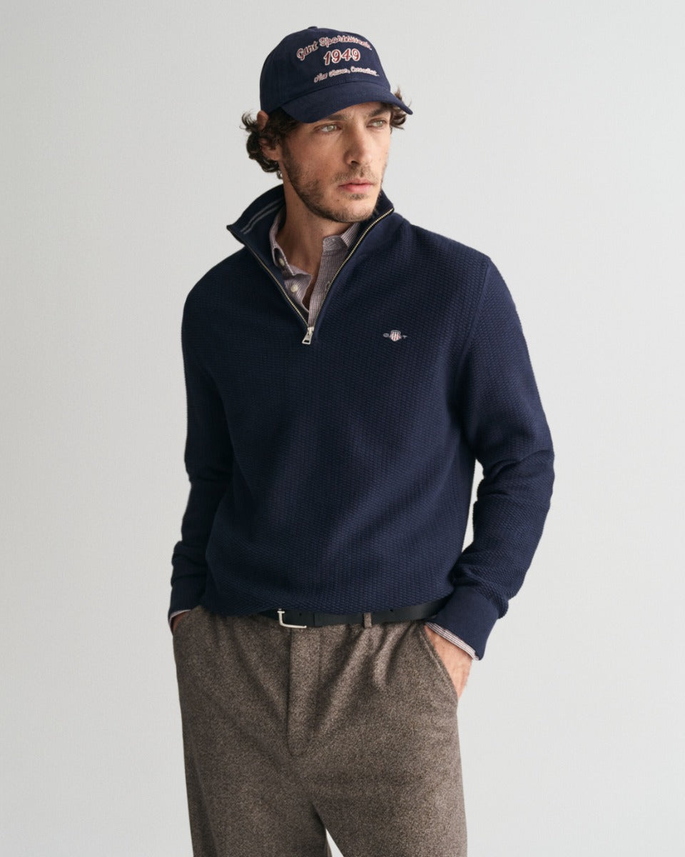 gant-miesten-neulepusero-cotton-micro-textured-half-zip-tummansininen-1