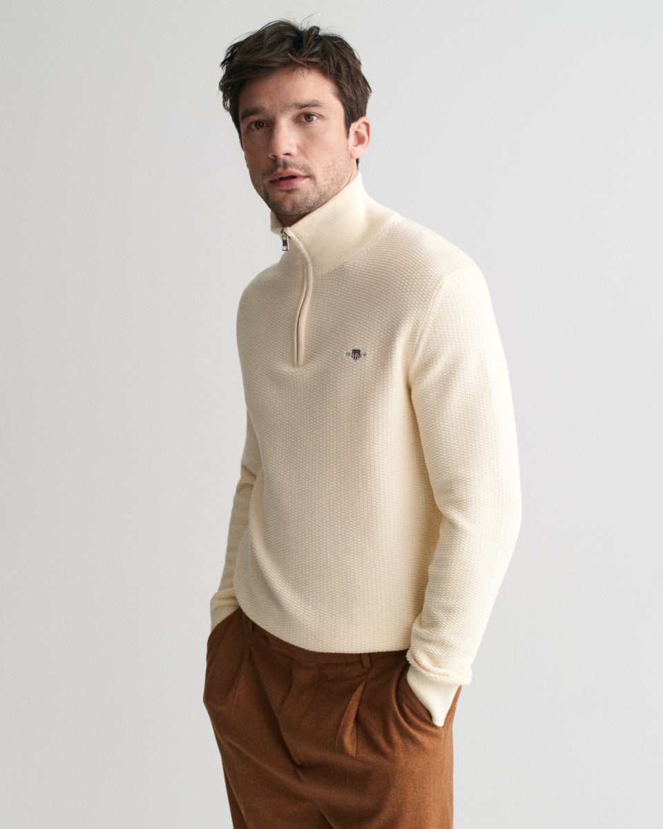 gant-miesten-neulepusero-cotton-micro-textured-half-zip-luonnonvalkoinen-1