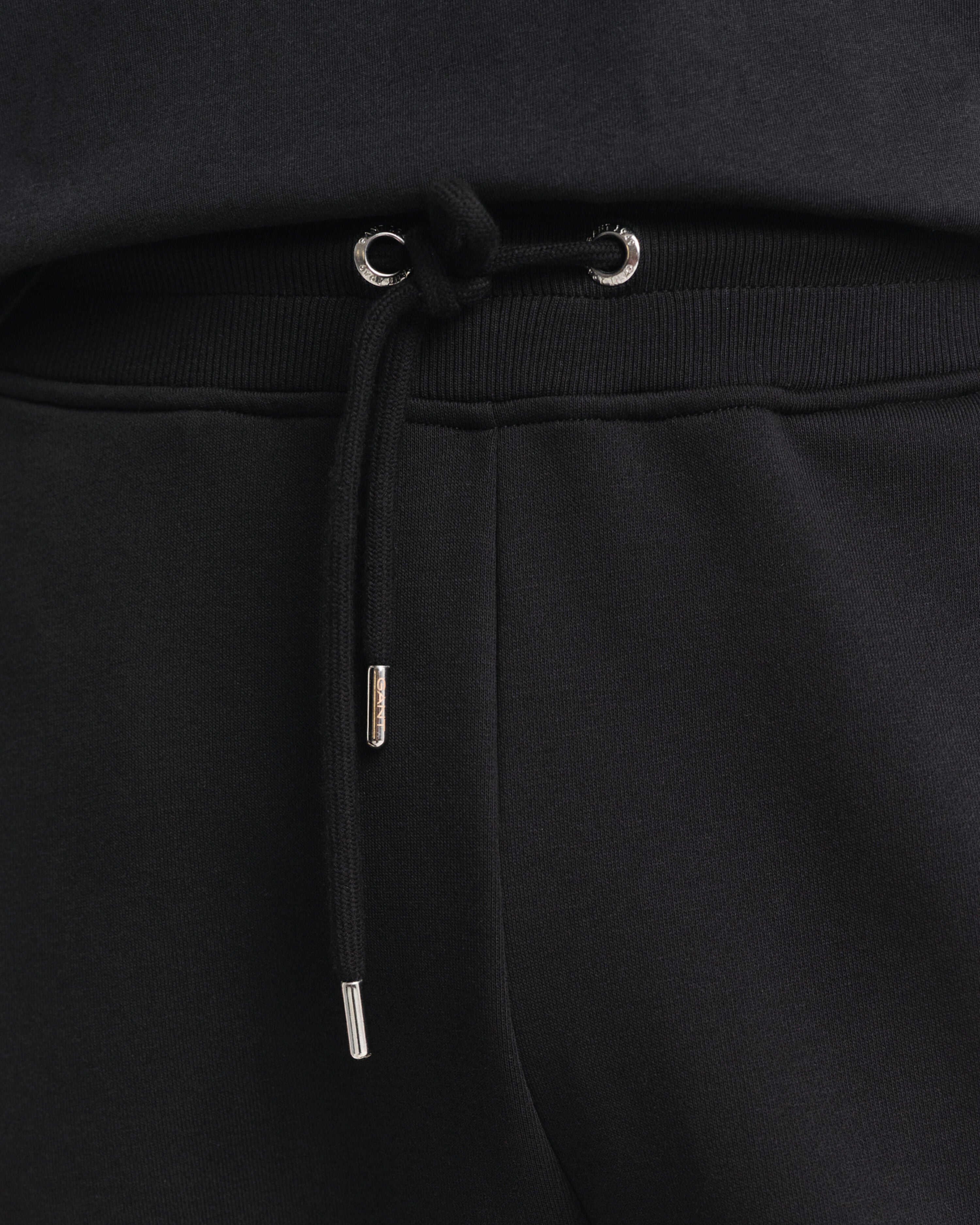 Gant miesten collegehousut Reg Shield Sweatpants, musta