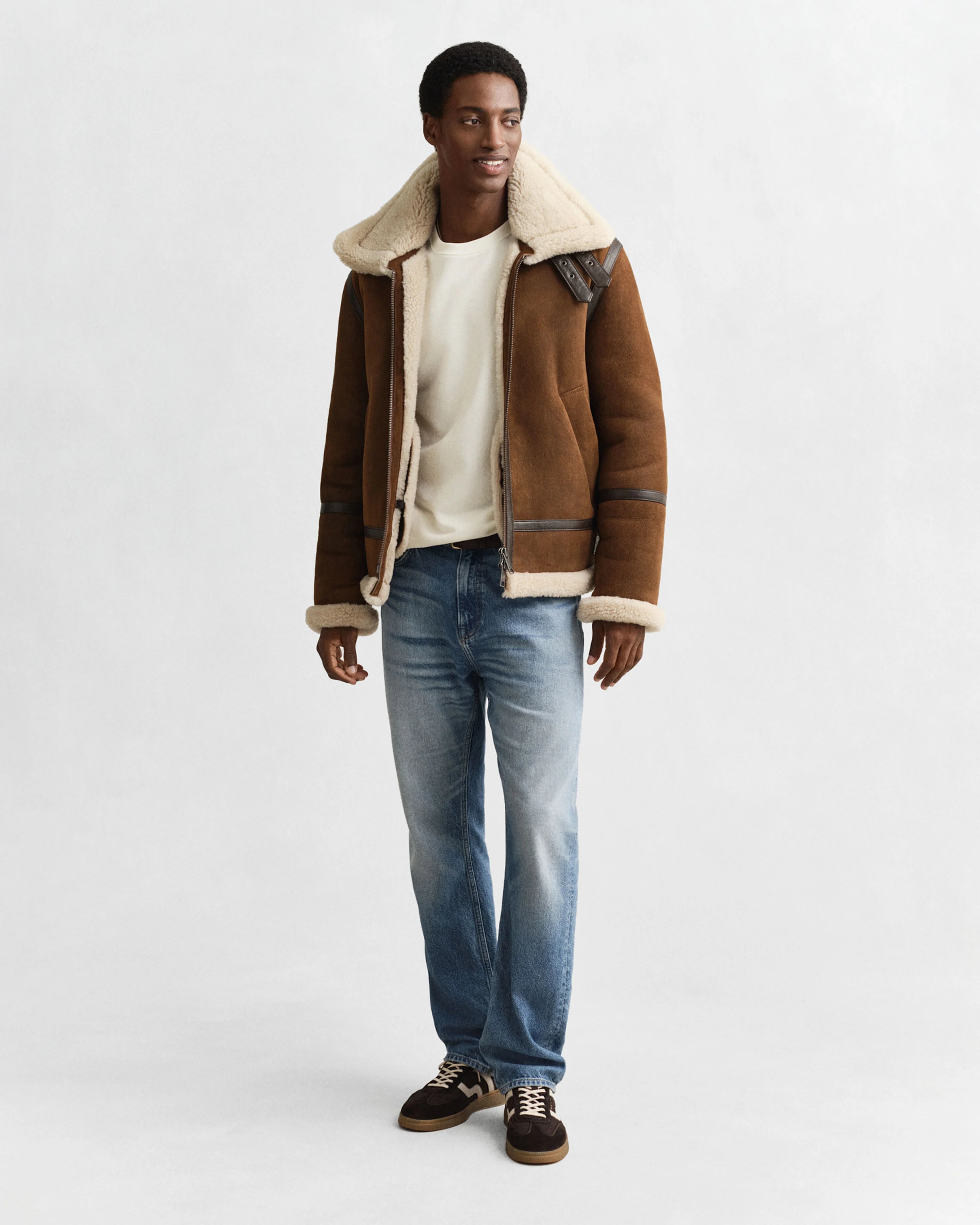 Gant miesten collegepaita Reg Shield C-Neck Sweater, luonnonvalkoinen